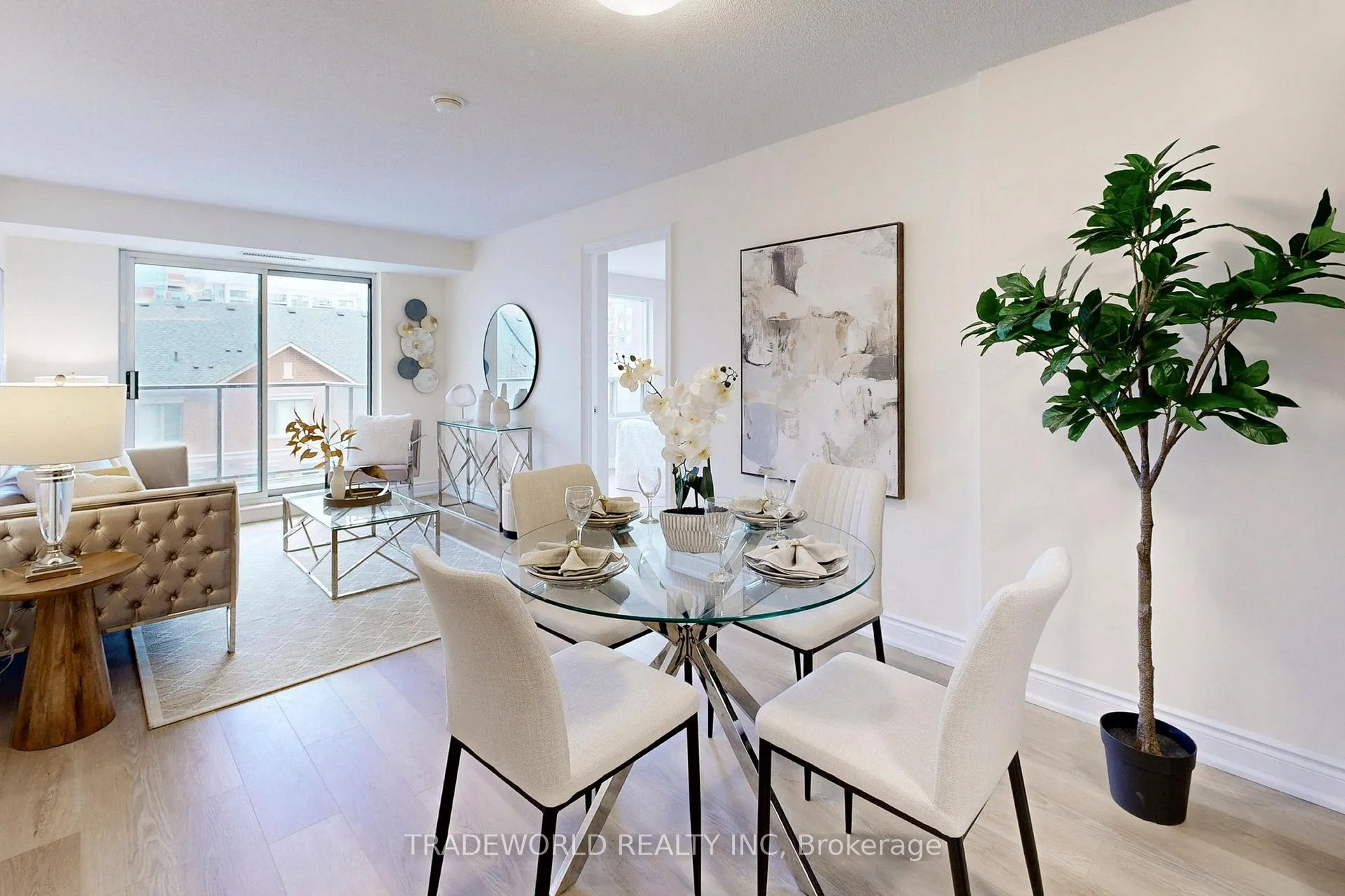 Photo 4 of Unit 502, 39 Galleria Parkway, Markham, Commerce Valley — HOMEH