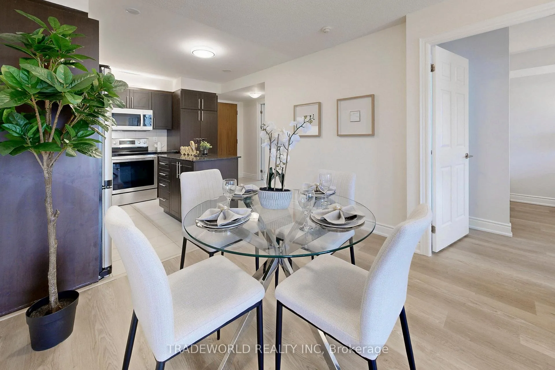 Photo 16 of Unit 502, 39 Galleria Parkway, Markham, Commerce Valley — HOMEH