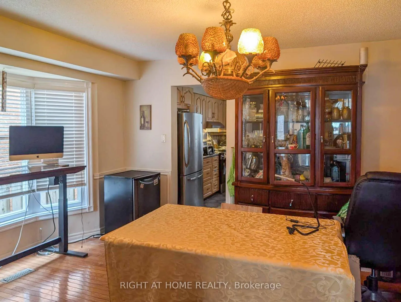 Photo 6 of 64 Springfield Boulevard, Hamilton, Ancaster — HOMEH