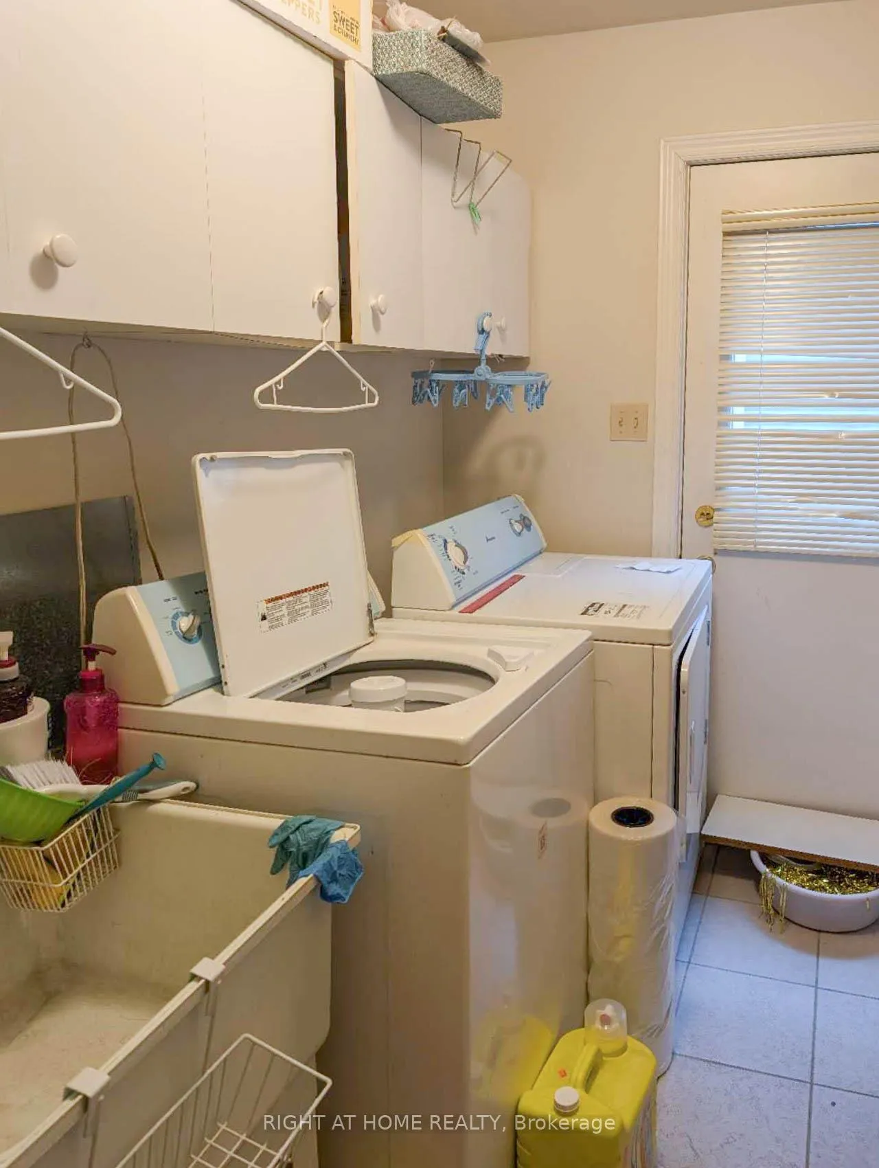 Photo 9 of 64 Springfield Boulevard, Hamilton, Ancaster — HOMEH