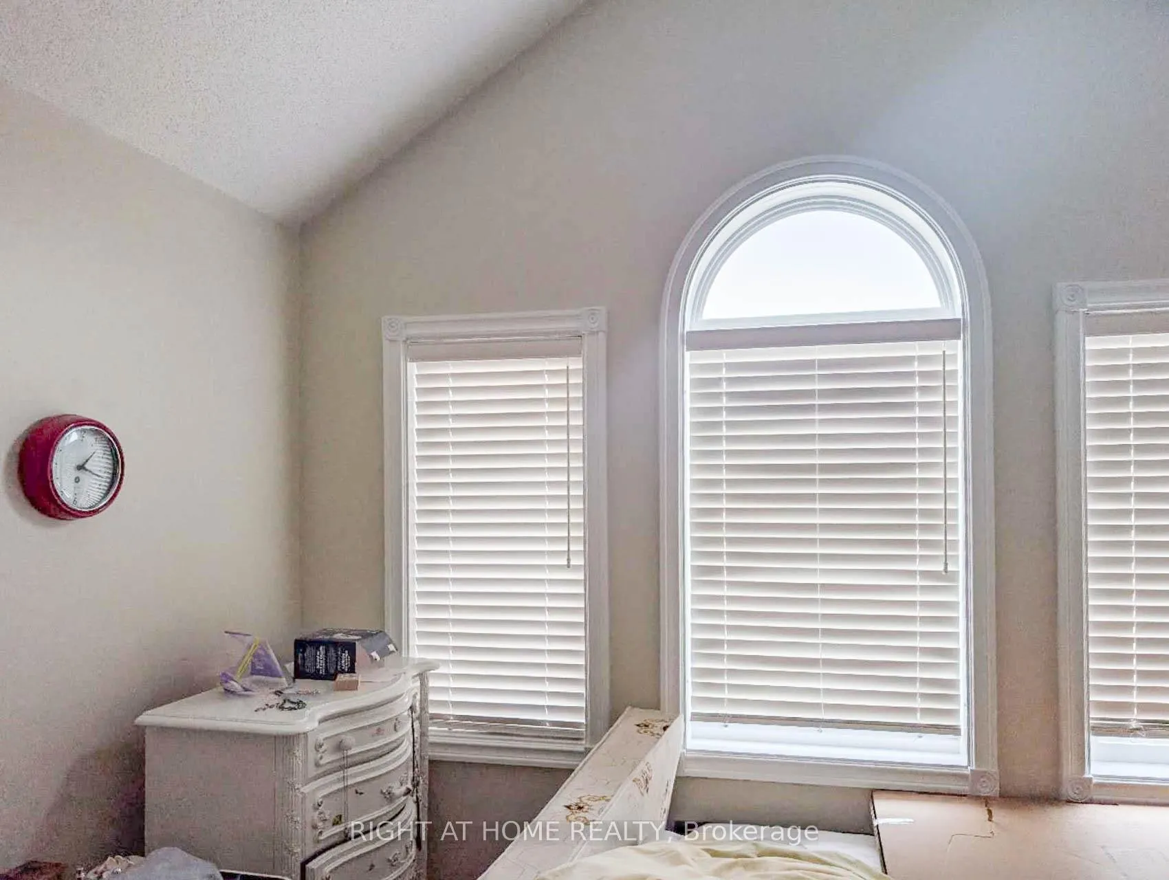 Photo 10 of 64 Springfield Boulevard, Hamilton, Ancaster — HOMEH