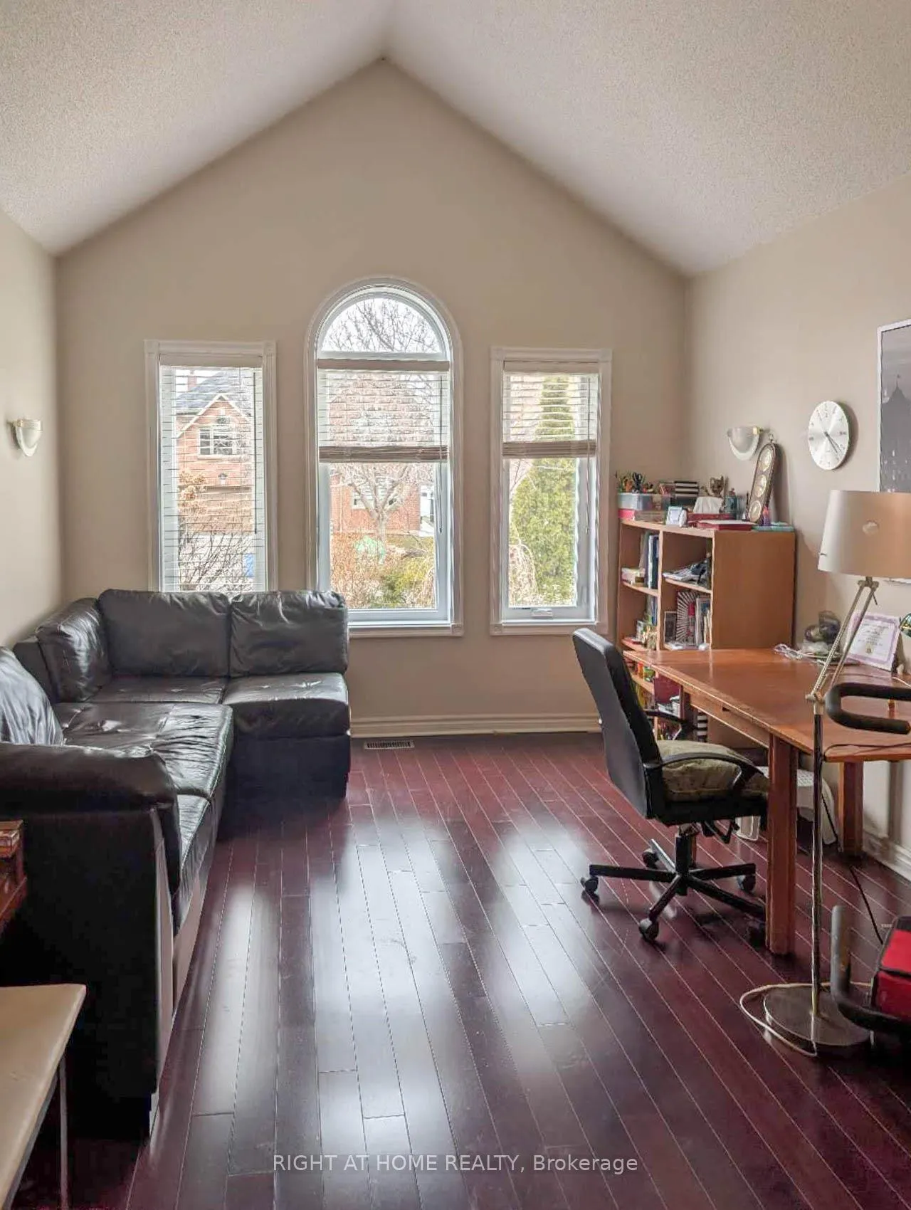 Photo 12 of 64 Springfield Boulevard, Hamilton, Ancaster — HOMEH