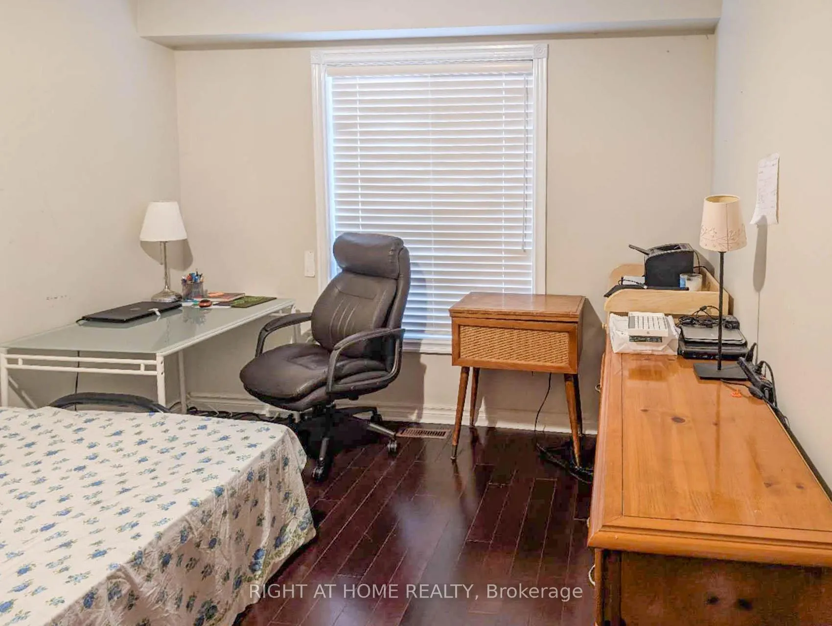 Photo 14 of 64 Springfield Boulevard, Hamilton, Ancaster — HOMEH
