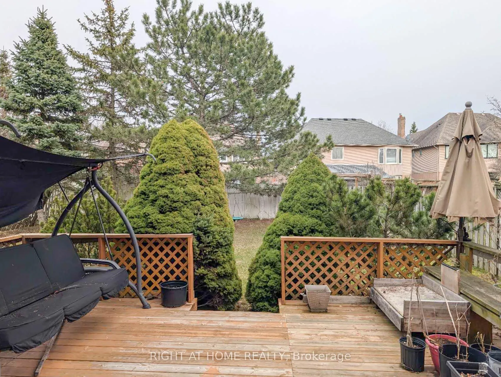 Photo 21 of 64 Springfield Boulevard, Hamilton, Ancaster — HOMEH