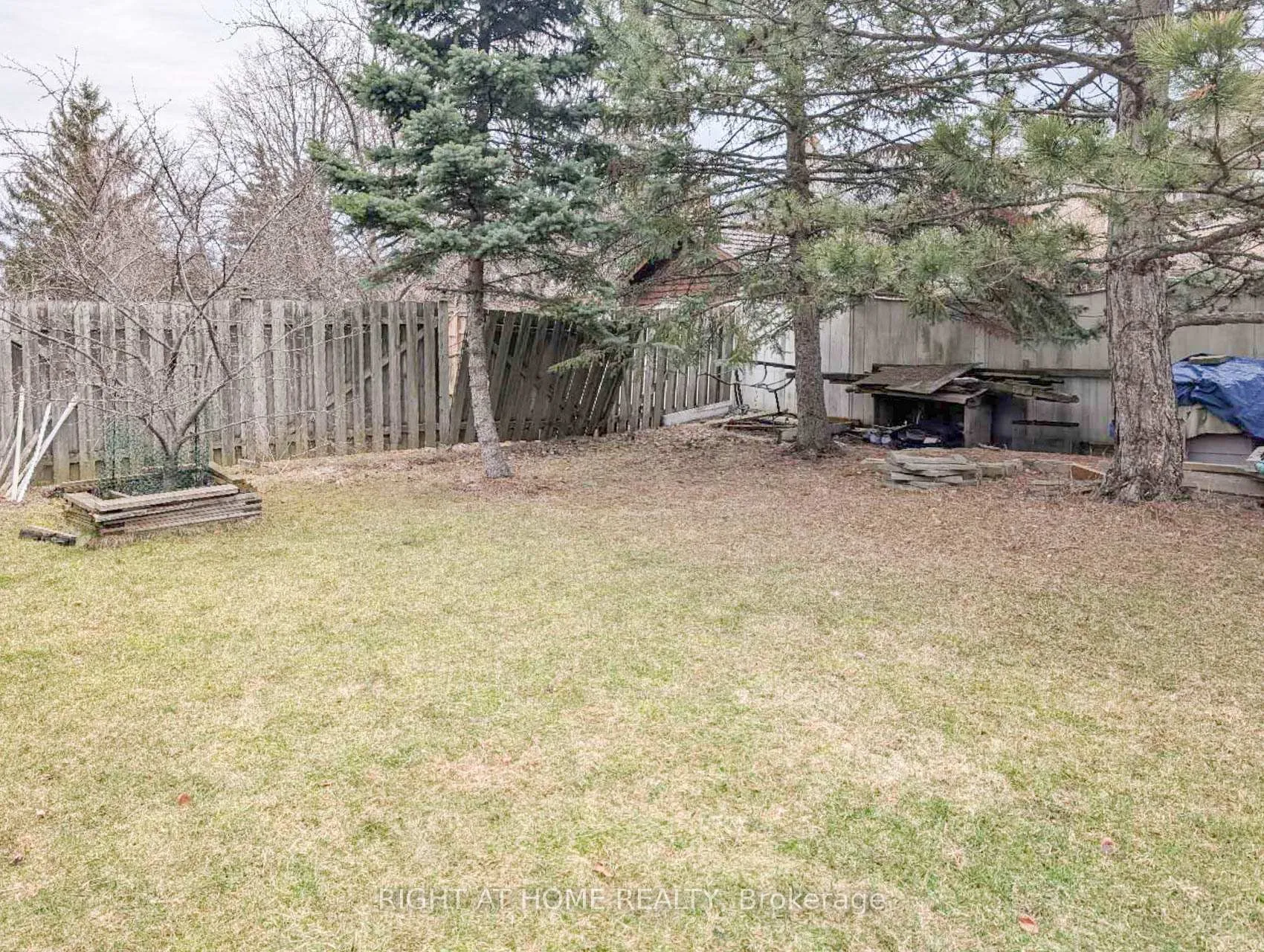 Photo 23 of 64 Springfield Boulevard, Hamilton, Ancaster — HOMEH