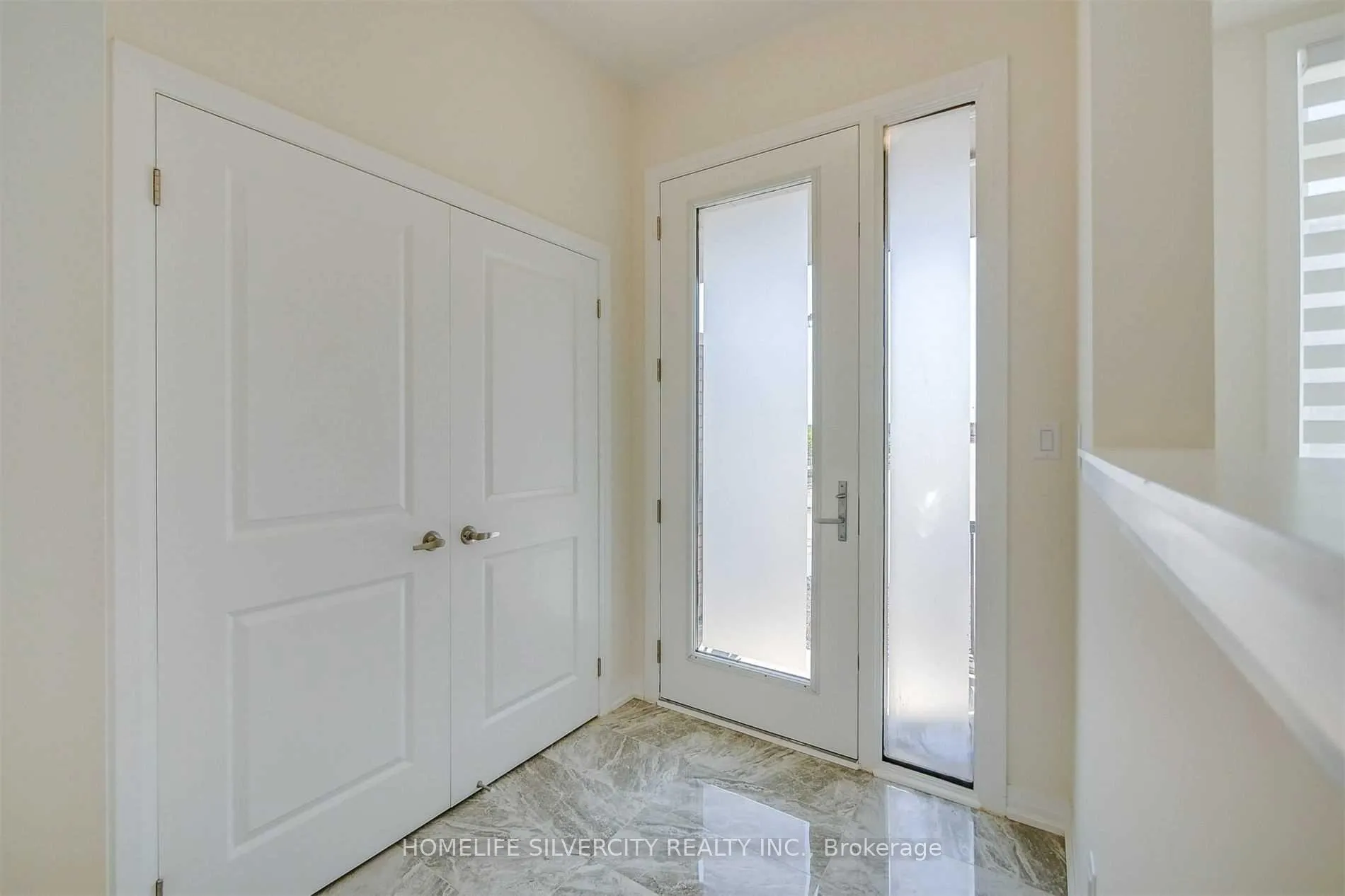 Photo 5 of 53 Ravenbury Street, Brampton, Bram East — HOMEH