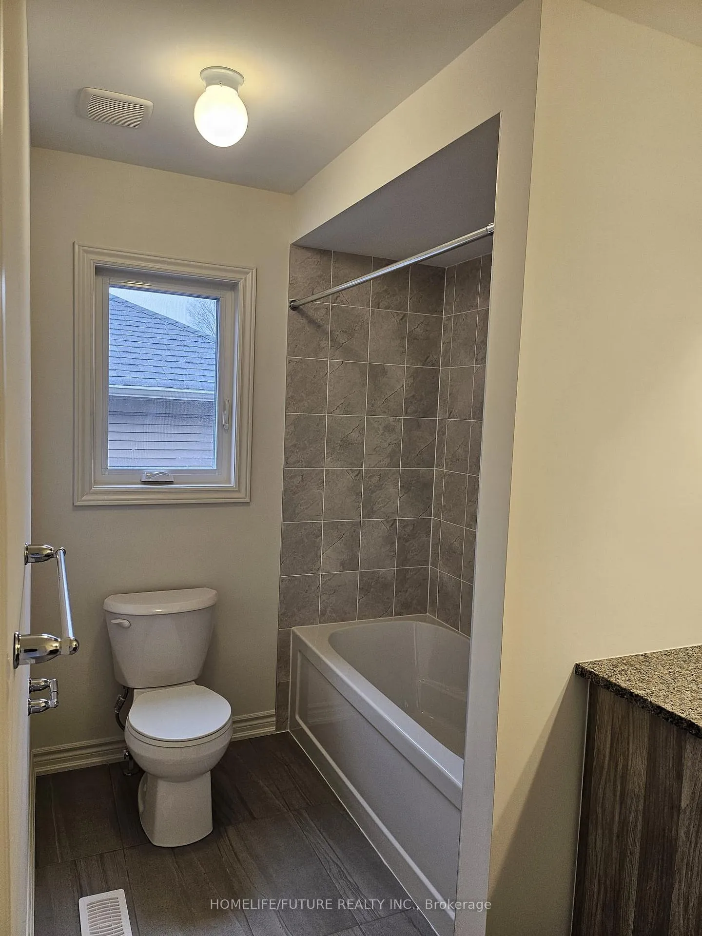 Photo 7 of 973 Trailsview Avenue, Cobourg — HOMEH