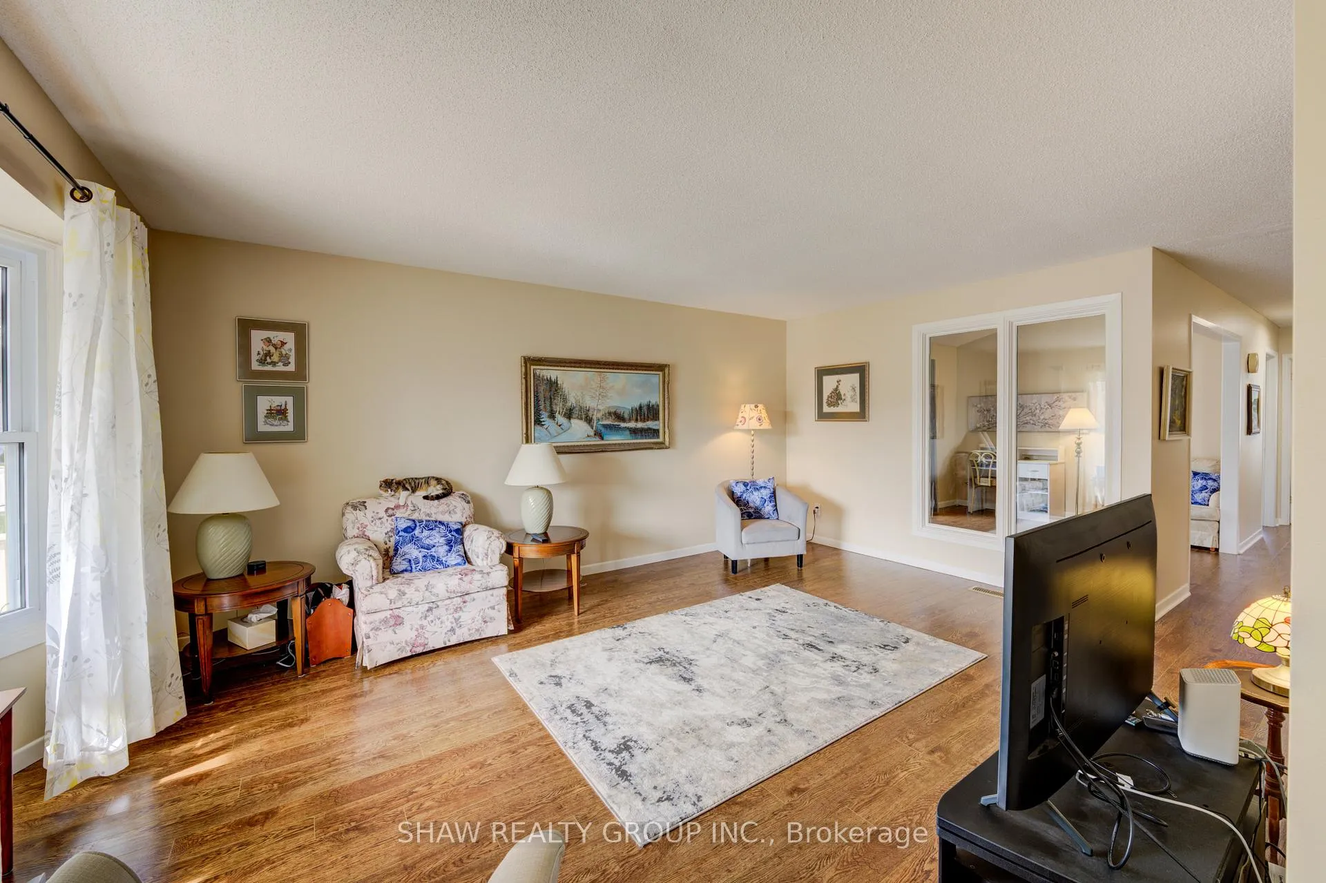Photo 4 of 20 Edwin Crescent, Tillsonburg — HOMEH