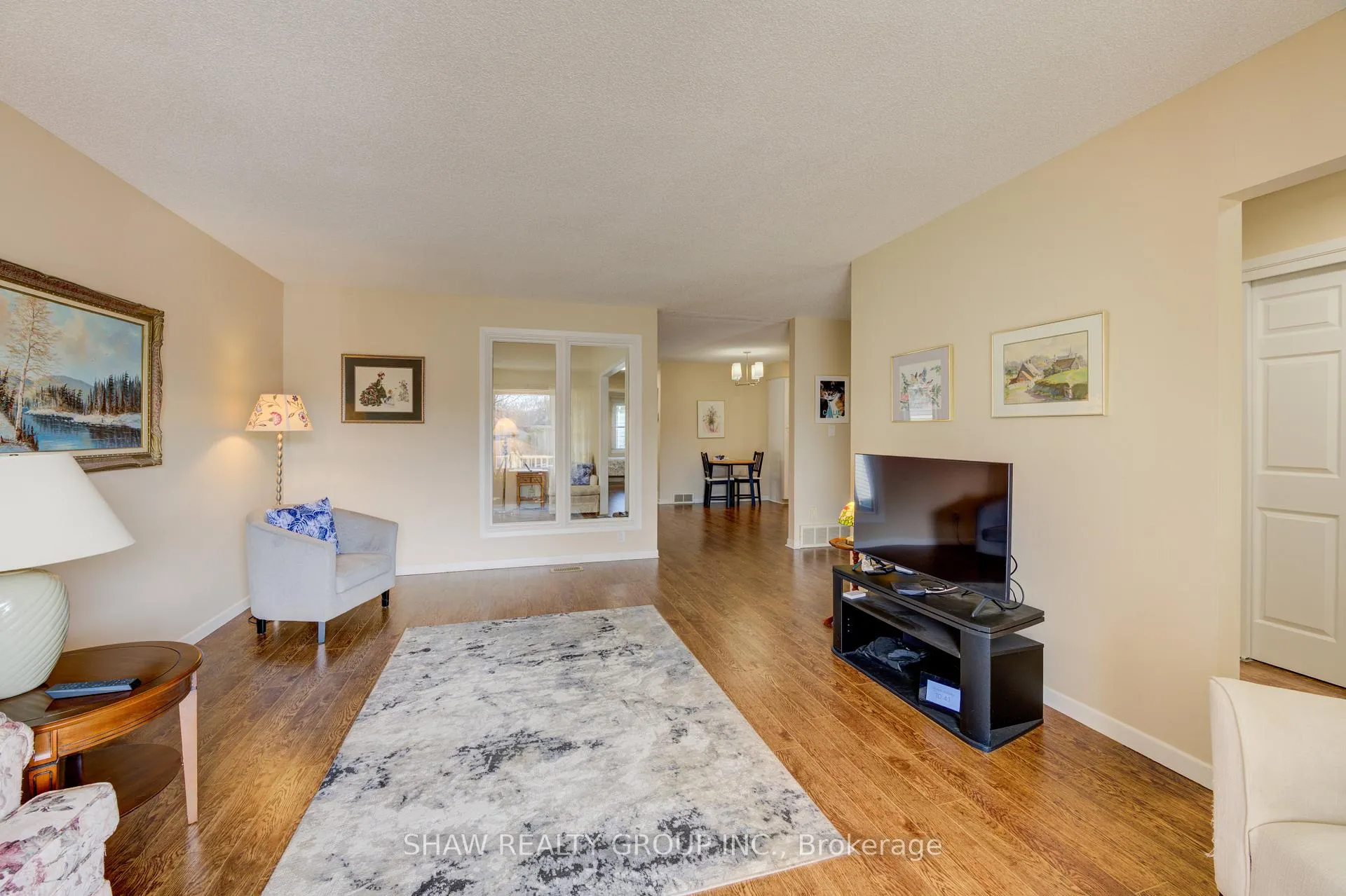 Photo 6 of 20 Edwin Crescent, Tillsonburg — HOMEH