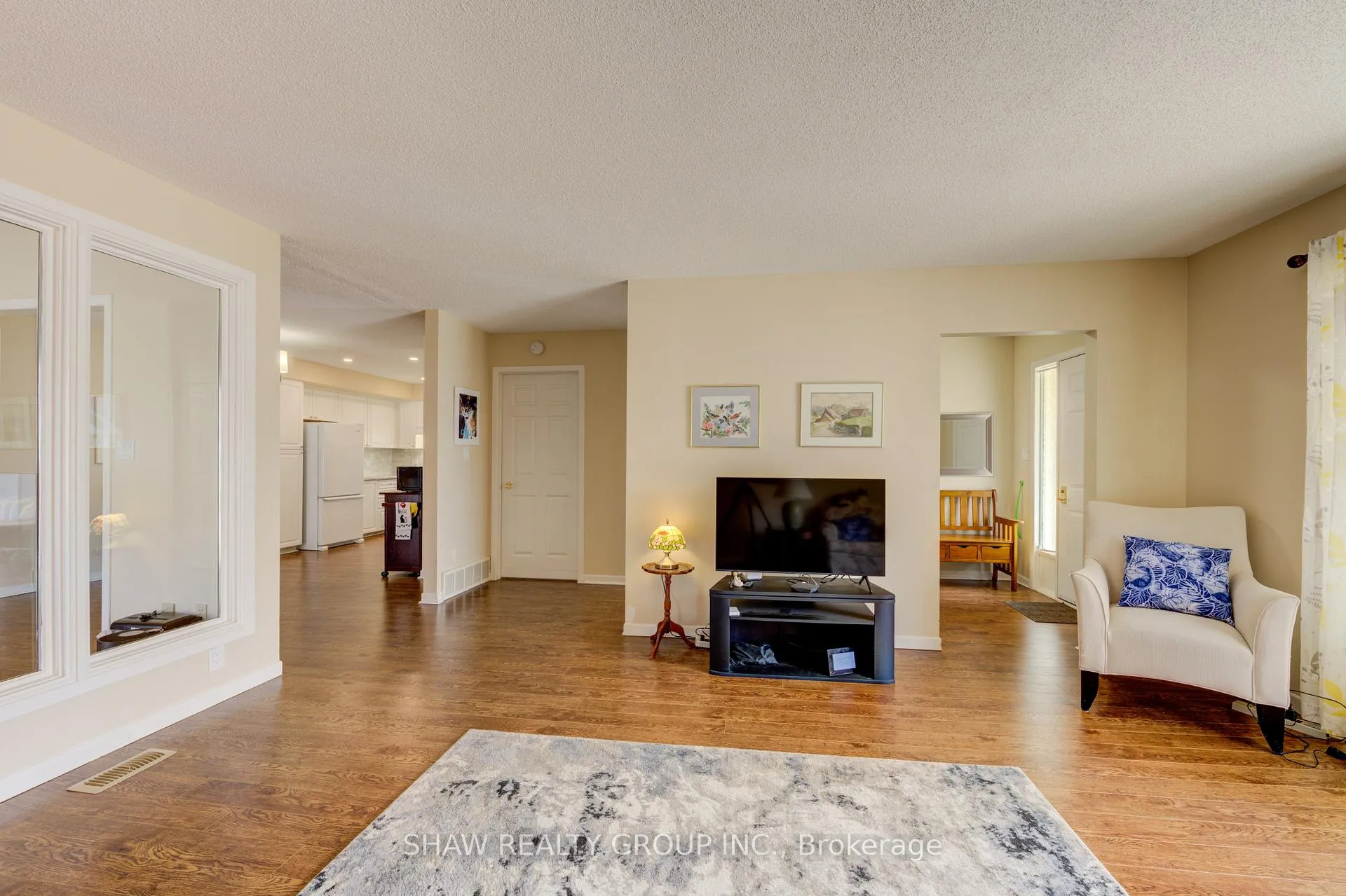 Photo 7 of 20 Edwin Crescent, Tillsonburg — HOMEH