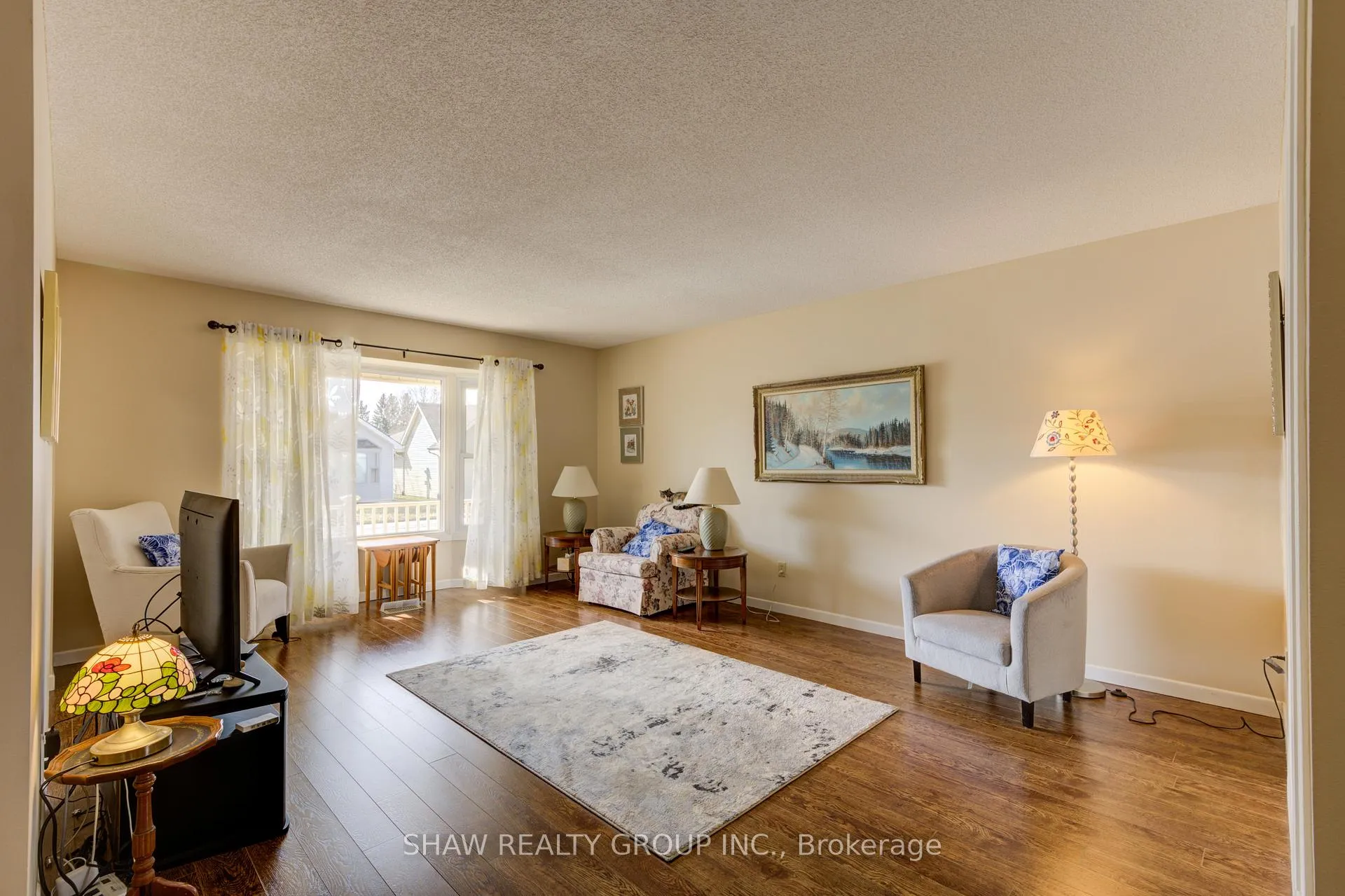 Photo 10 of 20 Edwin Crescent, Tillsonburg — HOMEH
