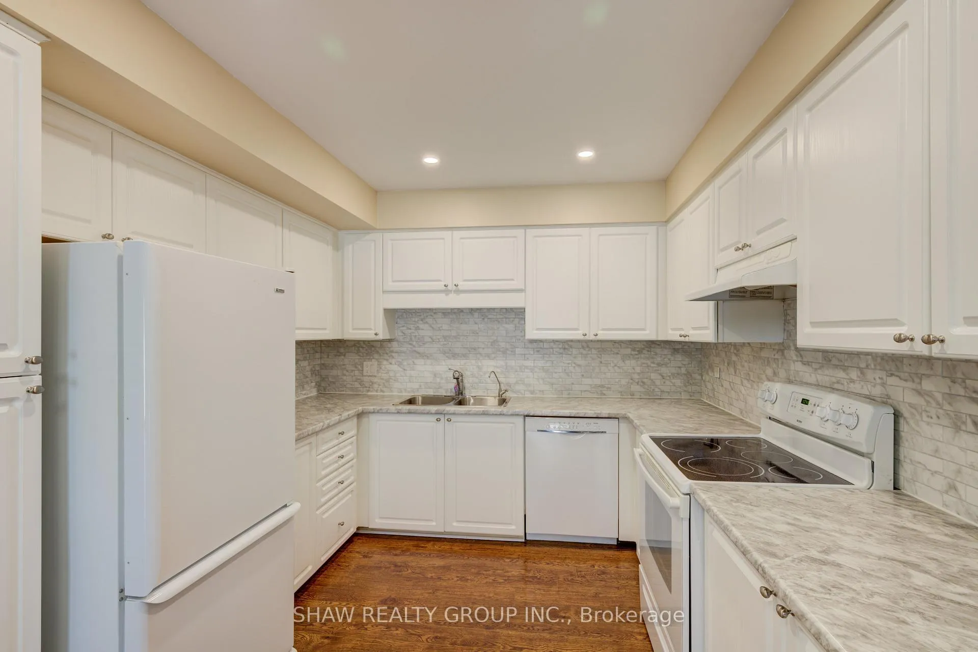 Photo 17 of 20 Edwin Crescent, Tillsonburg — HOMEH