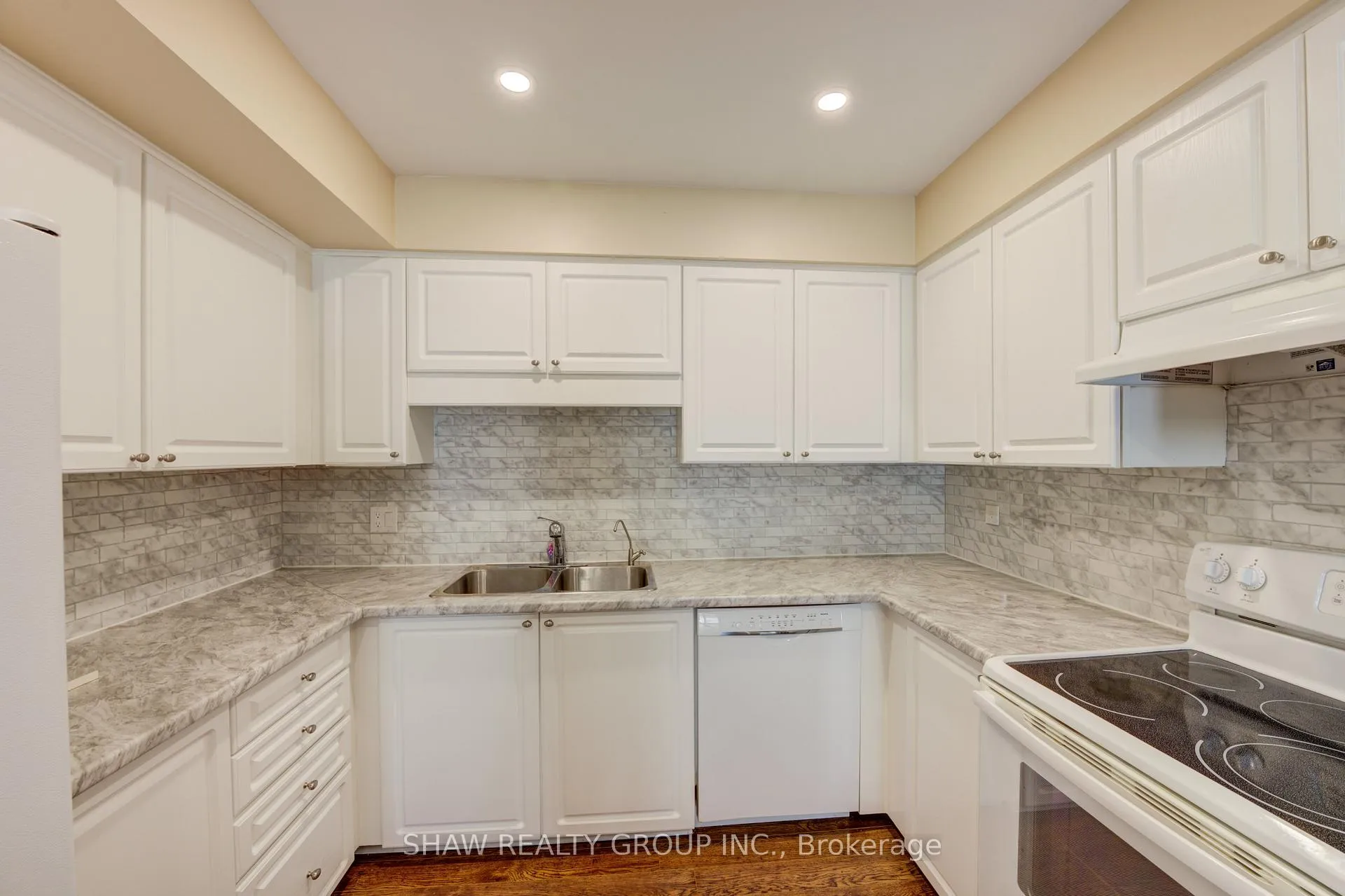 Photo 18 of 20 Edwin Crescent, Tillsonburg — HOMEH