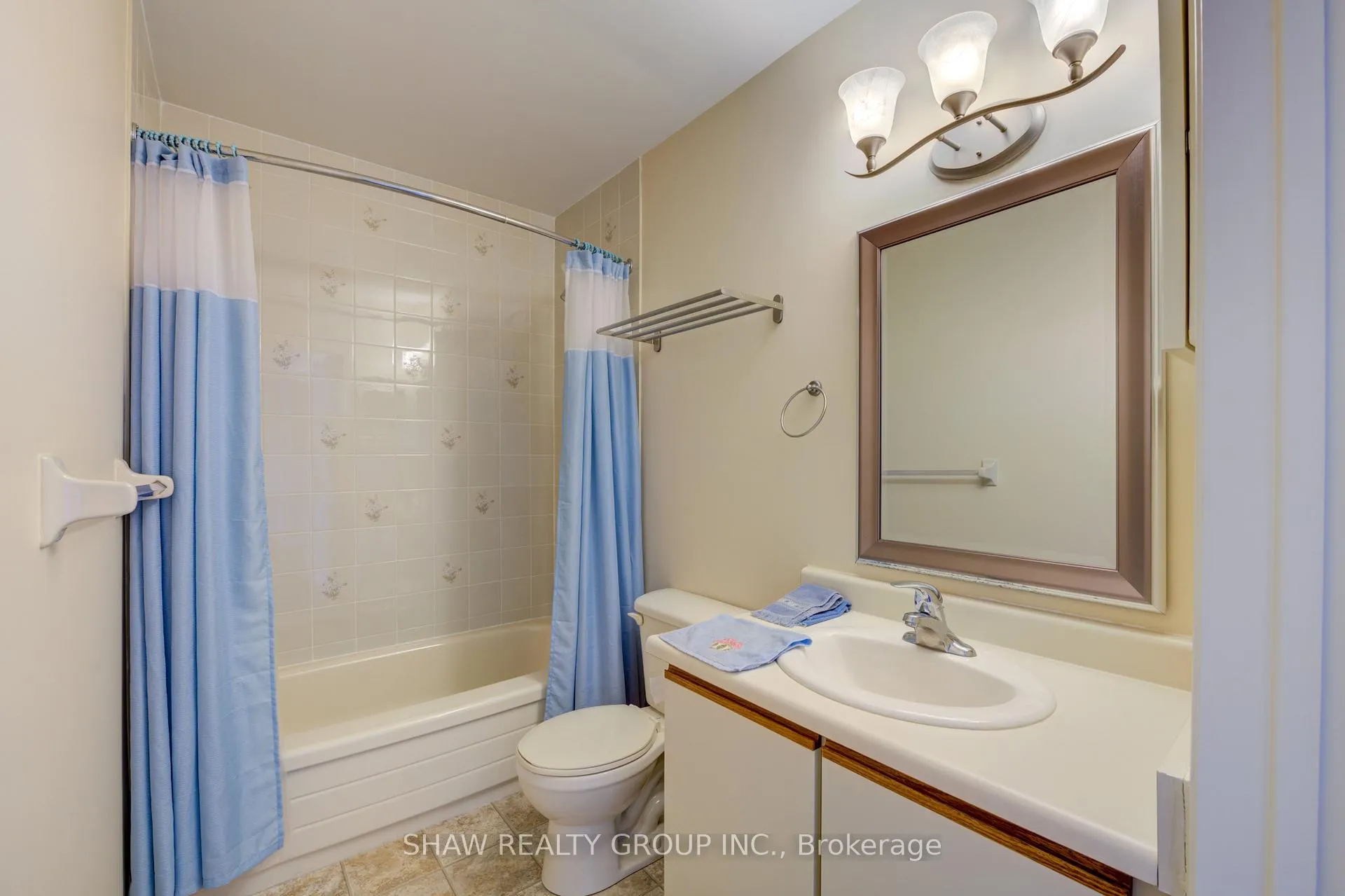 Photo 40 of 20 Edwin Crescent, Tillsonburg — HOMEH