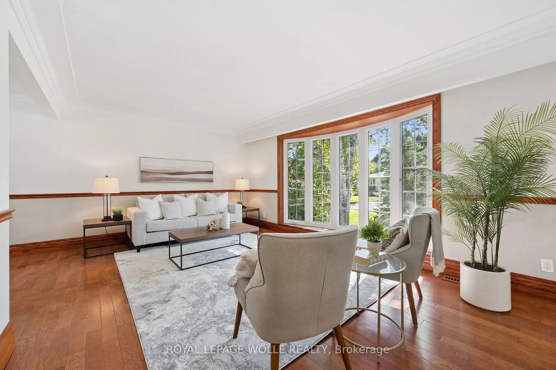 Photo 4 of 544 Glen Manor Boulevard, Waterloo — HOMEH