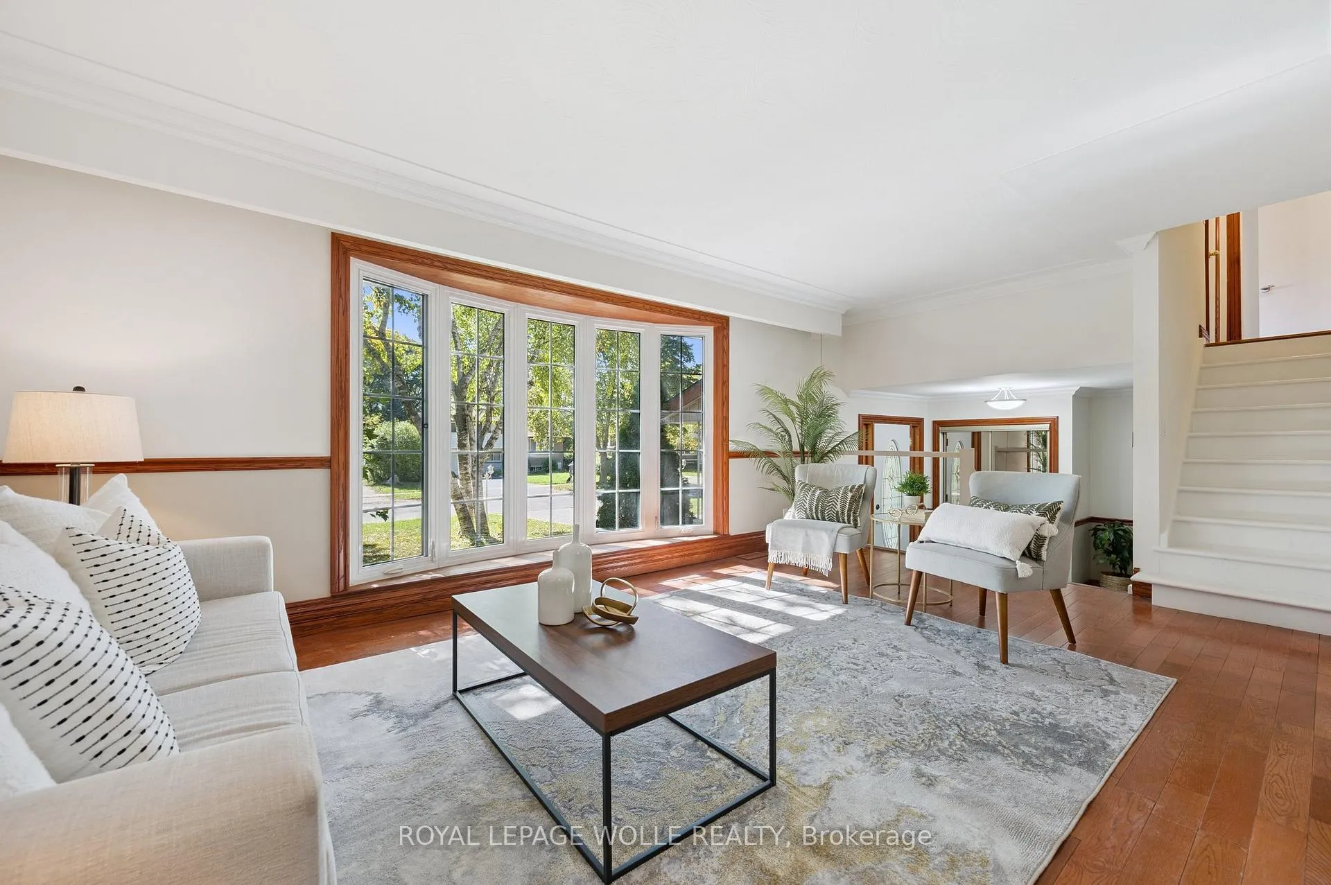 Photo 6 of 544 Glen Manor Boulevard, Waterloo — HOMEH