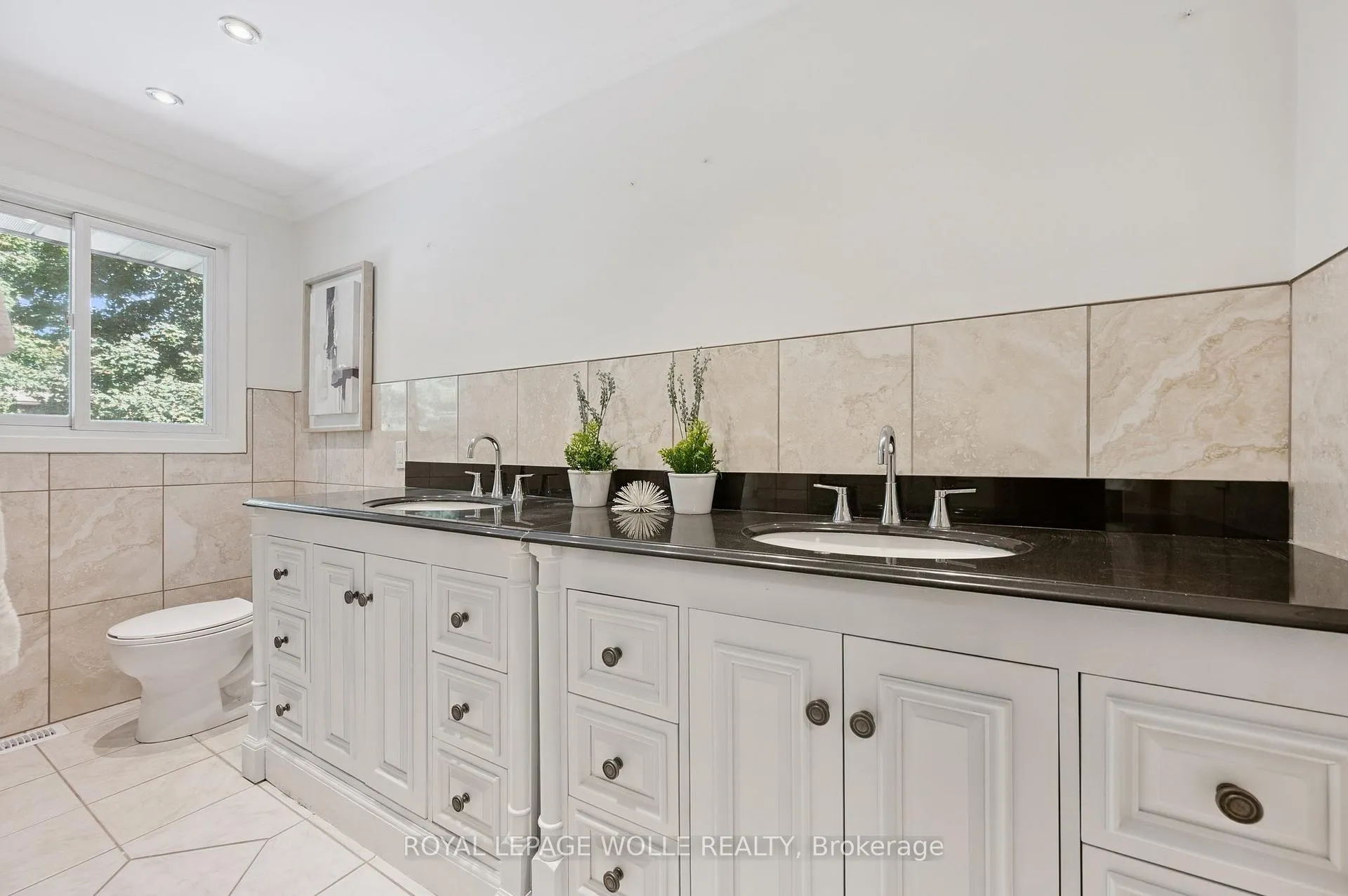 Photo 21 of 544 Glen Manor Boulevard, Waterloo — HOMEH