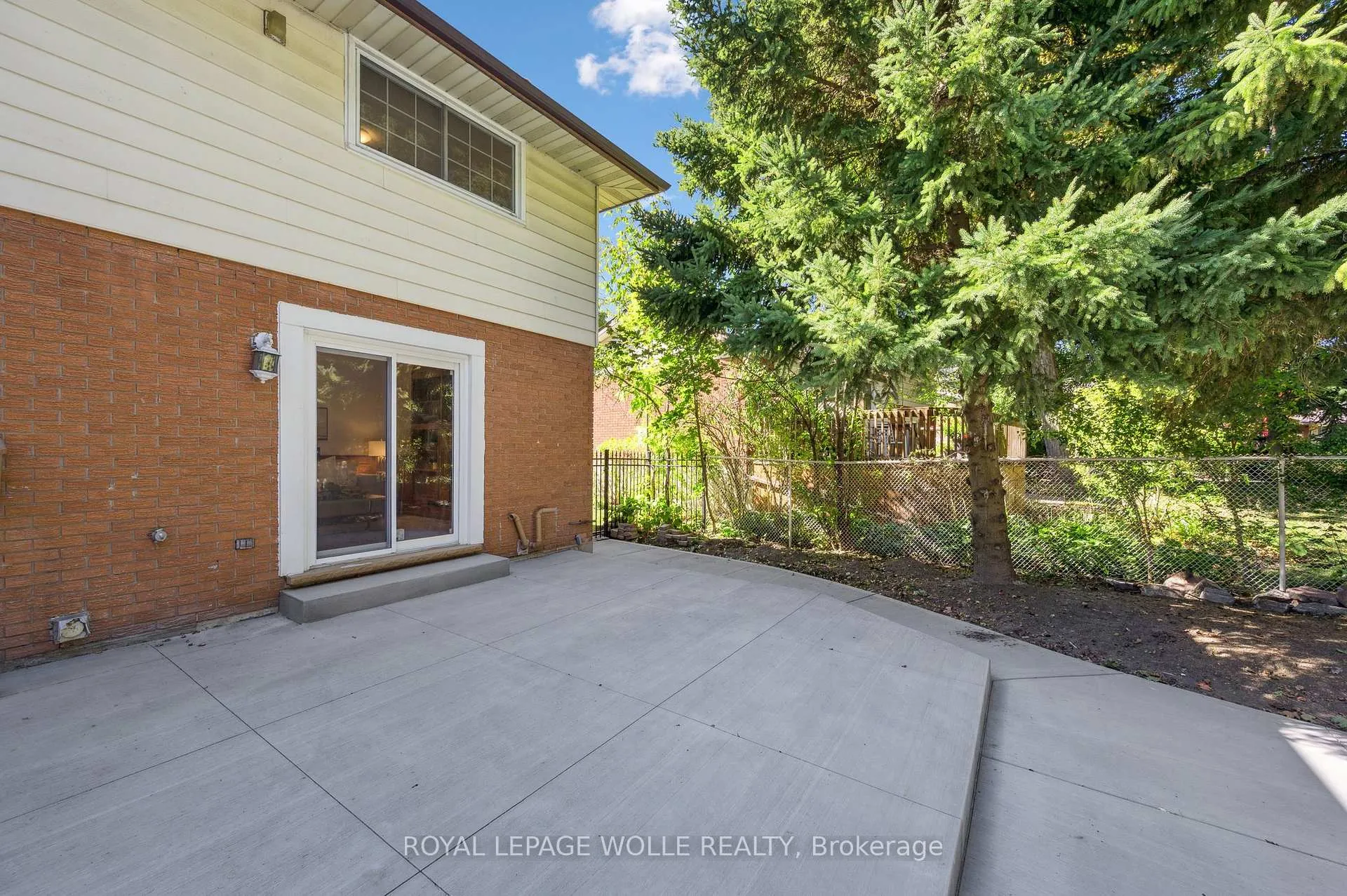 Photo 29 of 544 Glen Manor Boulevard, Waterloo — HOMEH
