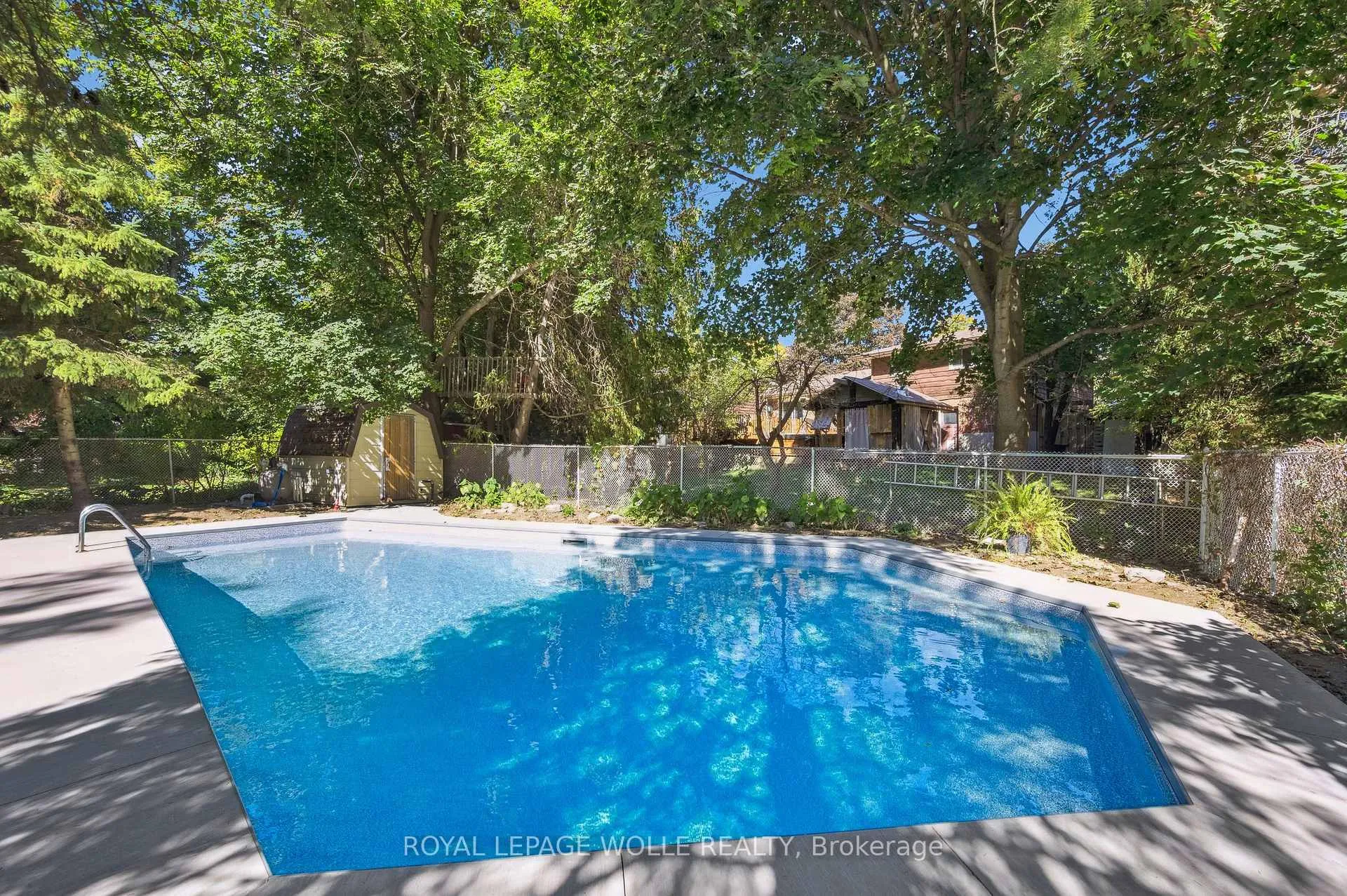 Photo 31 of 544 Glen Manor Boulevard, Waterloo — HOMEH