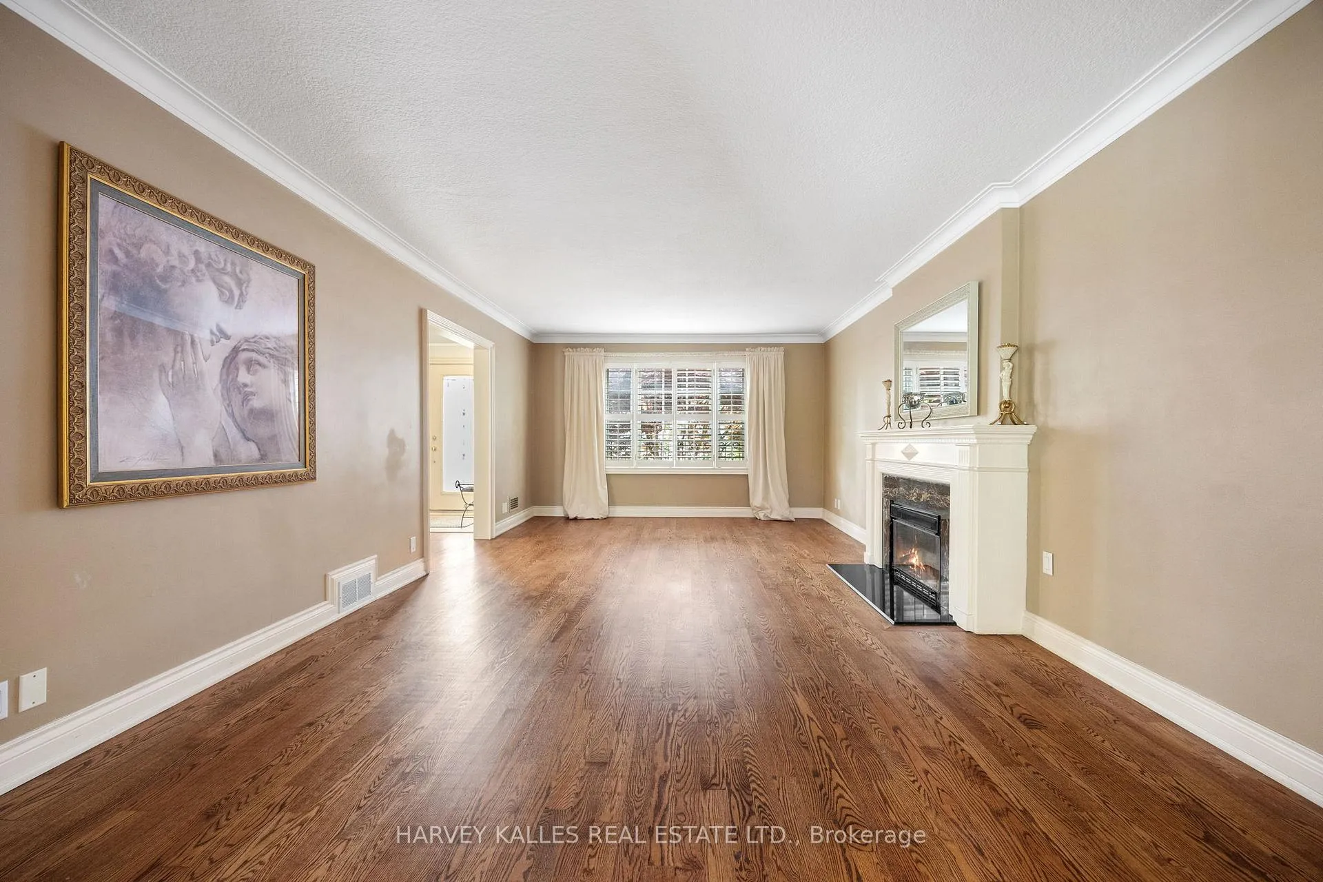 Photo 4 of 26 Forest Ridge Drive, Toronto, Forest Hill North — HOMEH