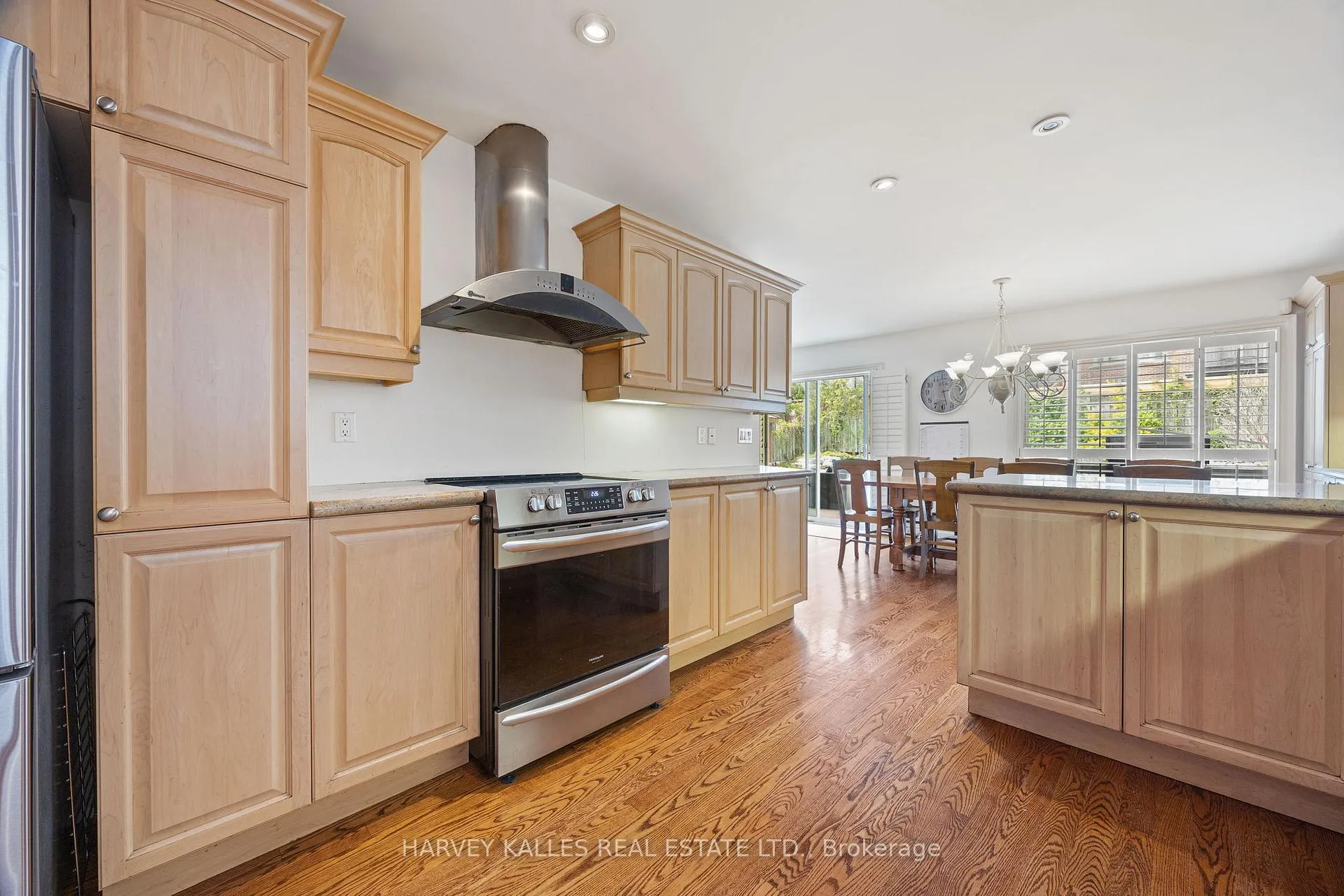 Photo 11 of 26 Forest Ridge Drive, Toronto, Forest Hill North — HOMEH