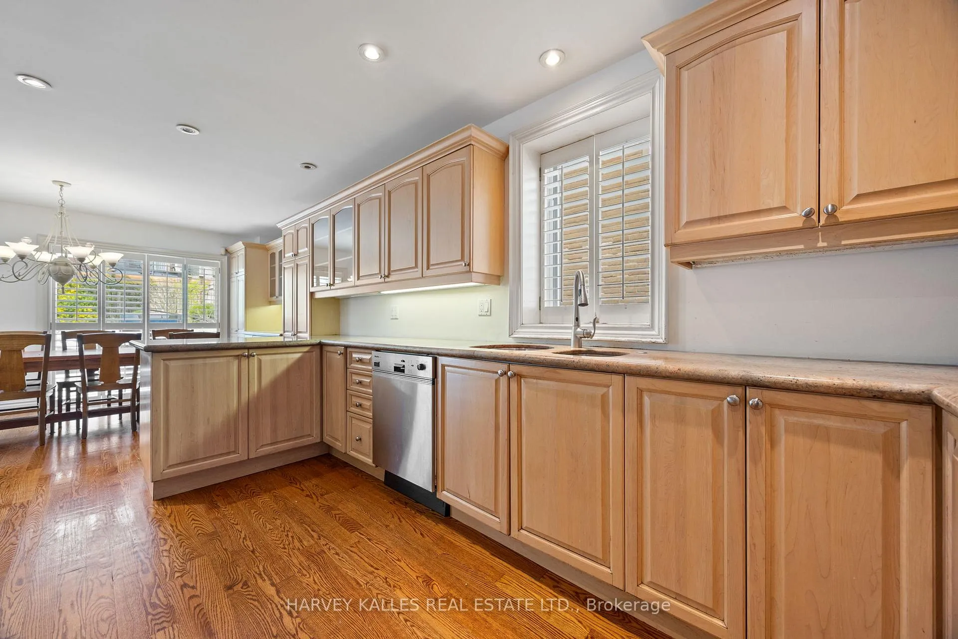 Photo 12 of 26 Forest Ridge Drive, Toronto, Forest Hill North — HOMEH