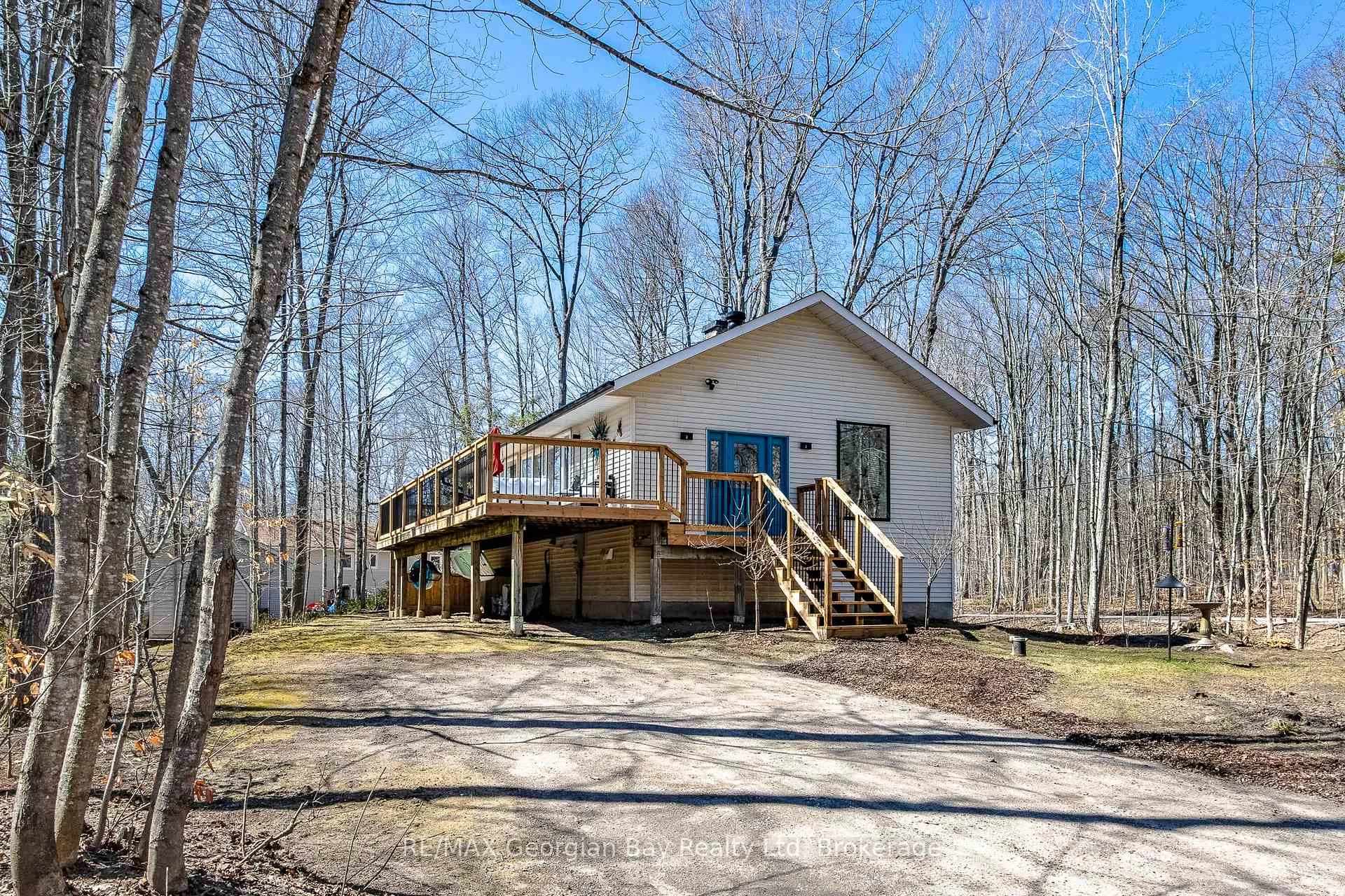 Photo 10 of 2 Belle Vue Avenue, Tiny, Rural Tiny — HOMEH