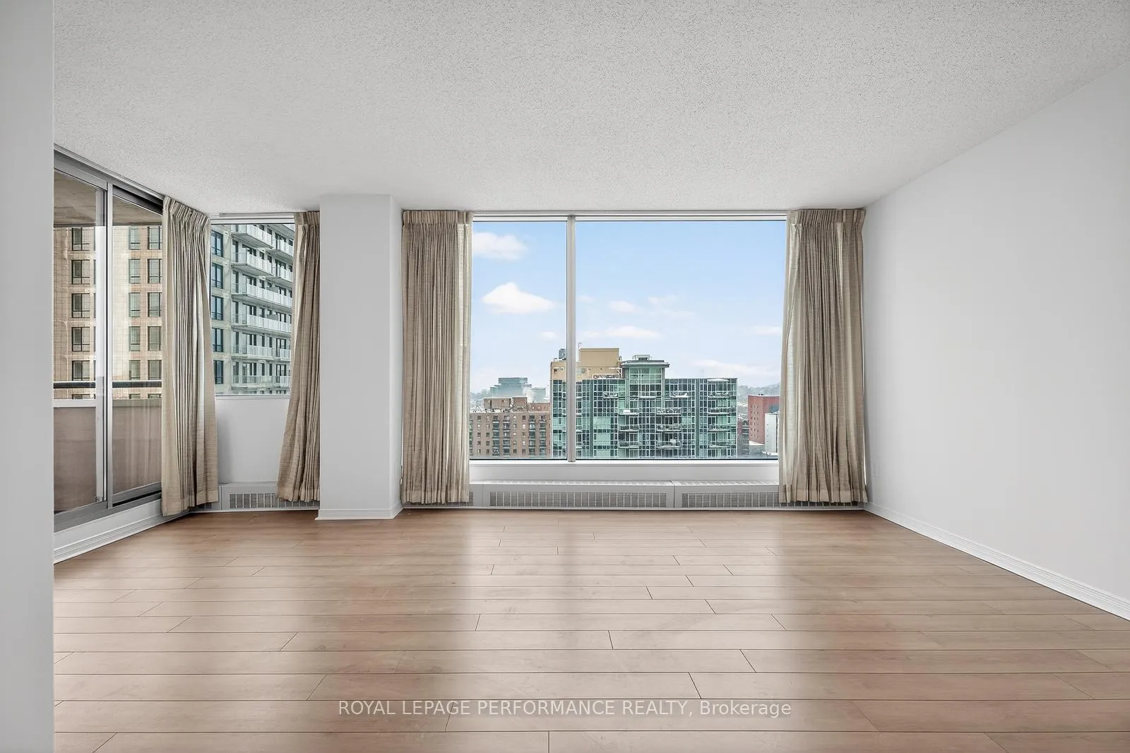 Photo 4 of Unit 1603, 160 George Street, Ottawa, Lower Town/Byward Market — HOMEH