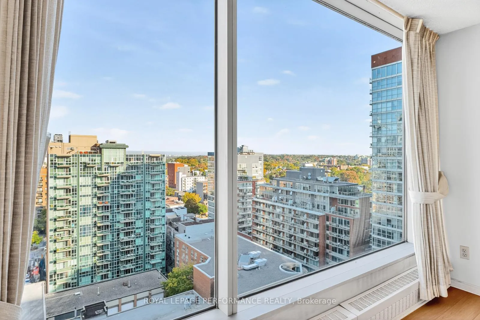 Photo 5 of Unit 1603, 160 George Street, Ottawa, Lower Town/Byward Market — HOMEH