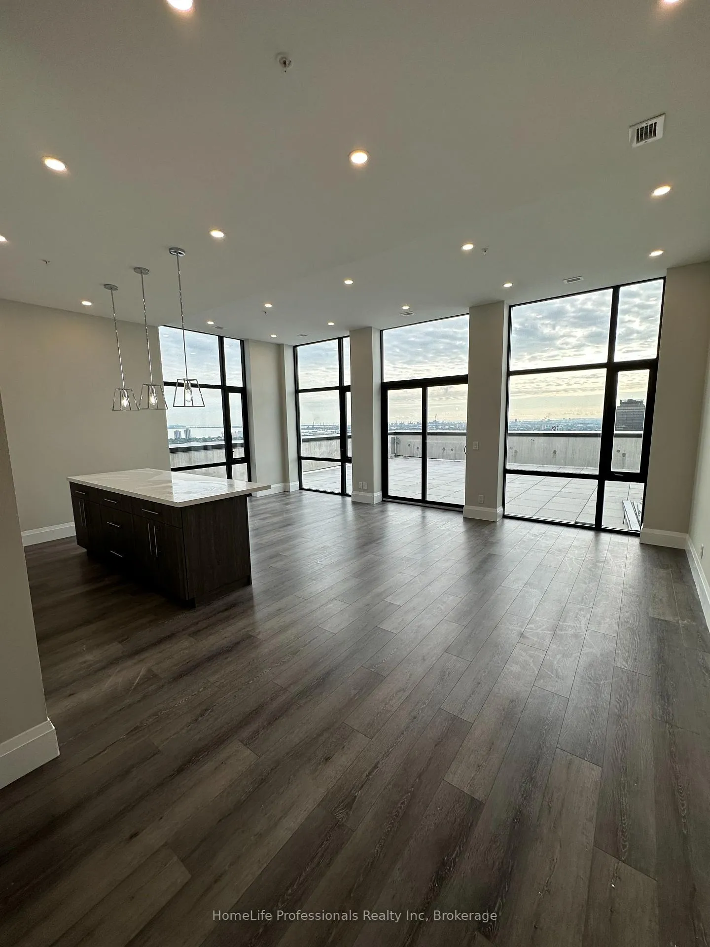 Photo 5 of Unit 2404, 15 Queen Street S, Hamilton, Central — HOMEH