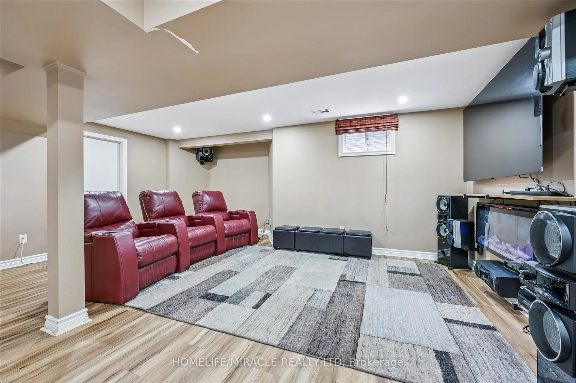 Photo 40 of 99 Westforest Trail, Kitchener — HOMEH