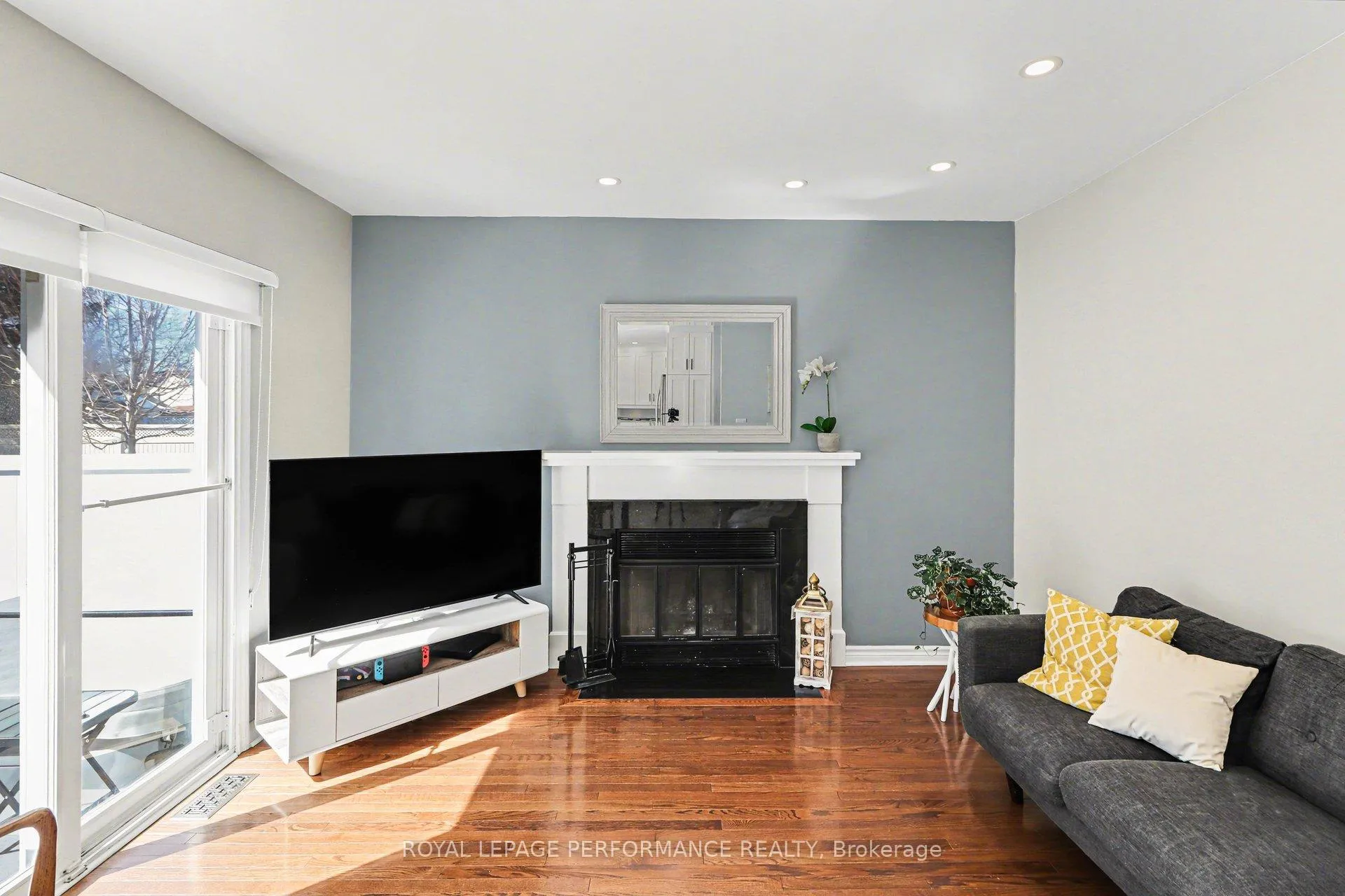 Photo 3 of 6722 Tooney Drive, Ottawa, Orleans/Sunridge — HOMEH