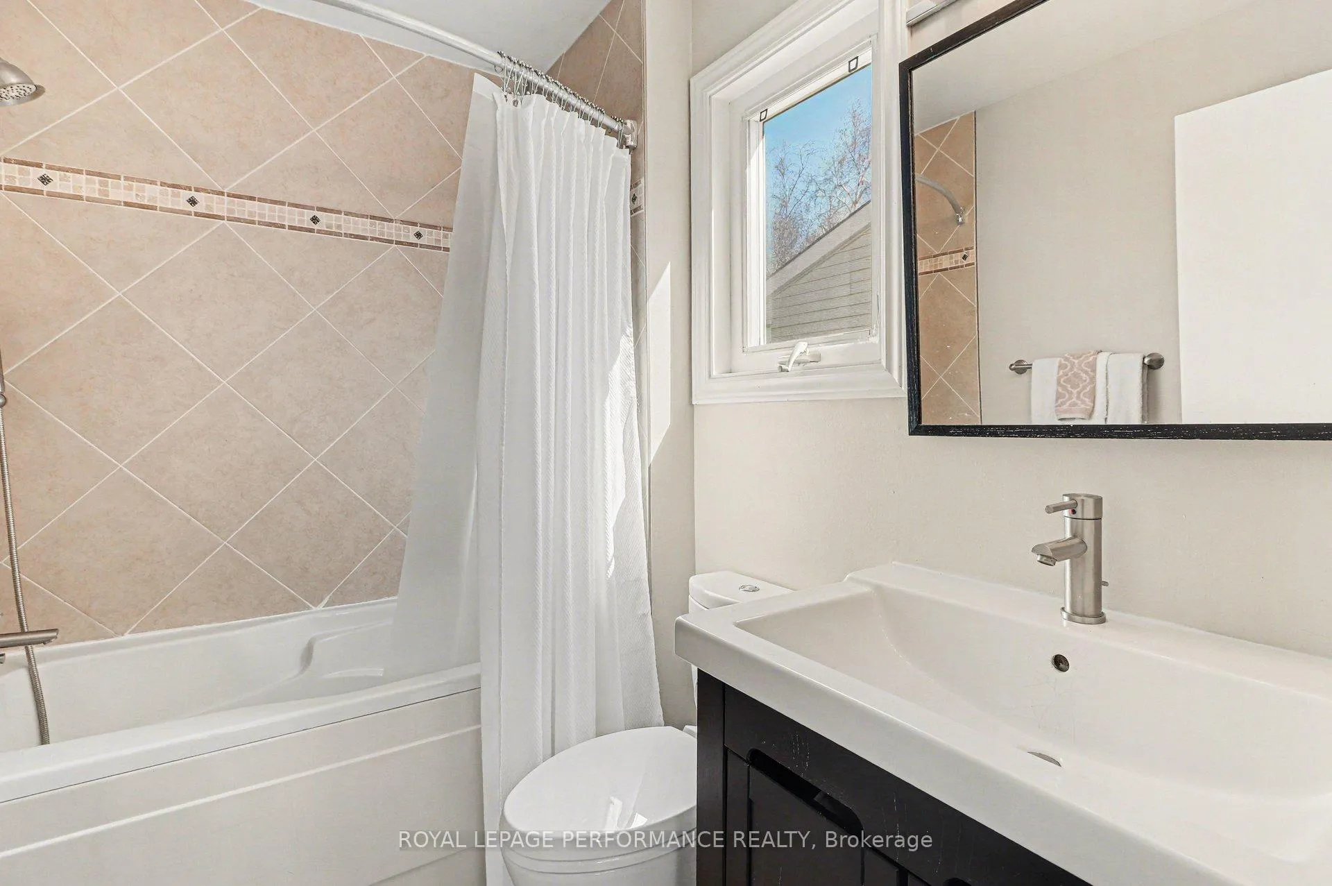 Photo 22 of 6722 Tooney Drive, Ottawa, Orleans/Sunridge — HOMEH