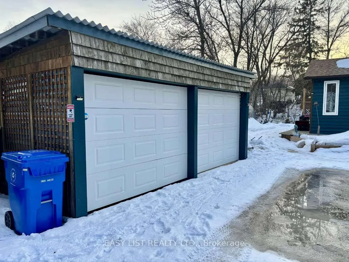 Photo 3 of 516 Bay Street, Kenora — HOMEH