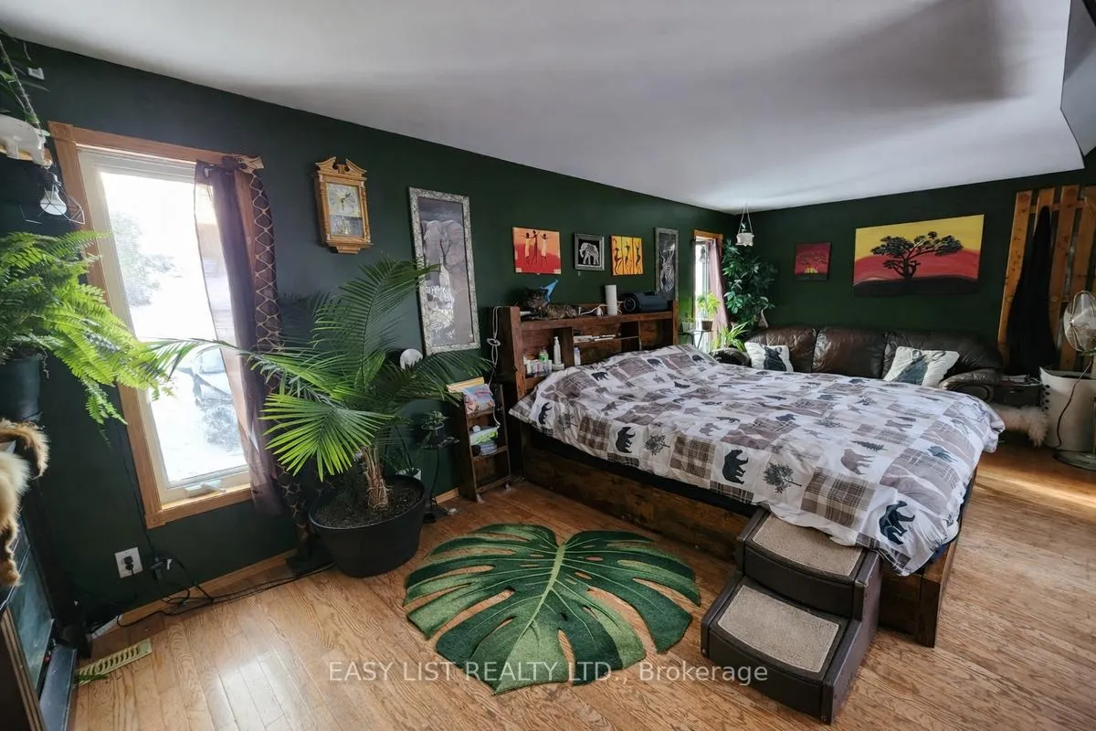 Photo 10 of 516 Bay Street, Kenora — HOMEH