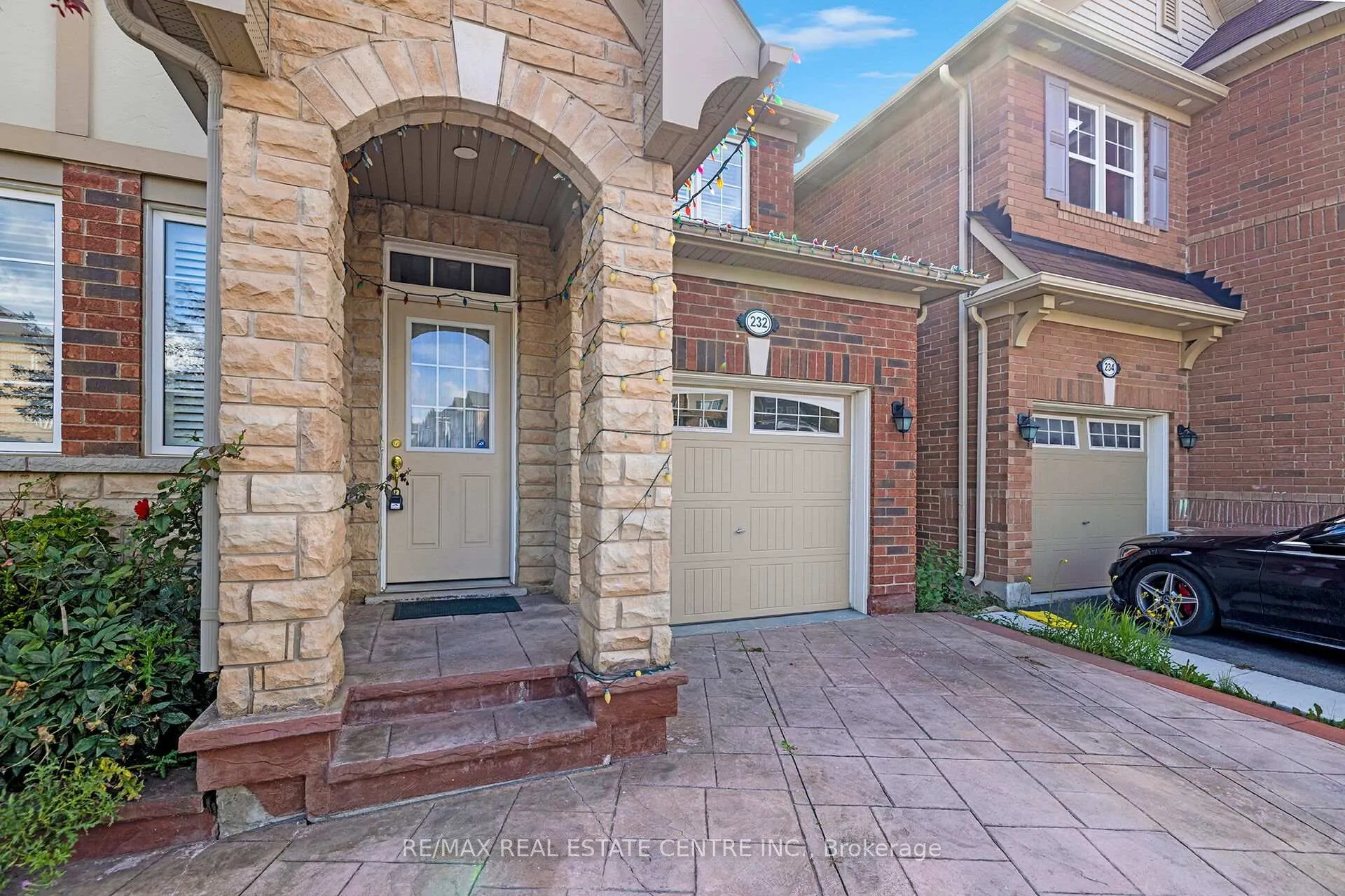 Photo 2 of 232 Drinkwater Road, Brampton, Fletcher's West — HOMEH