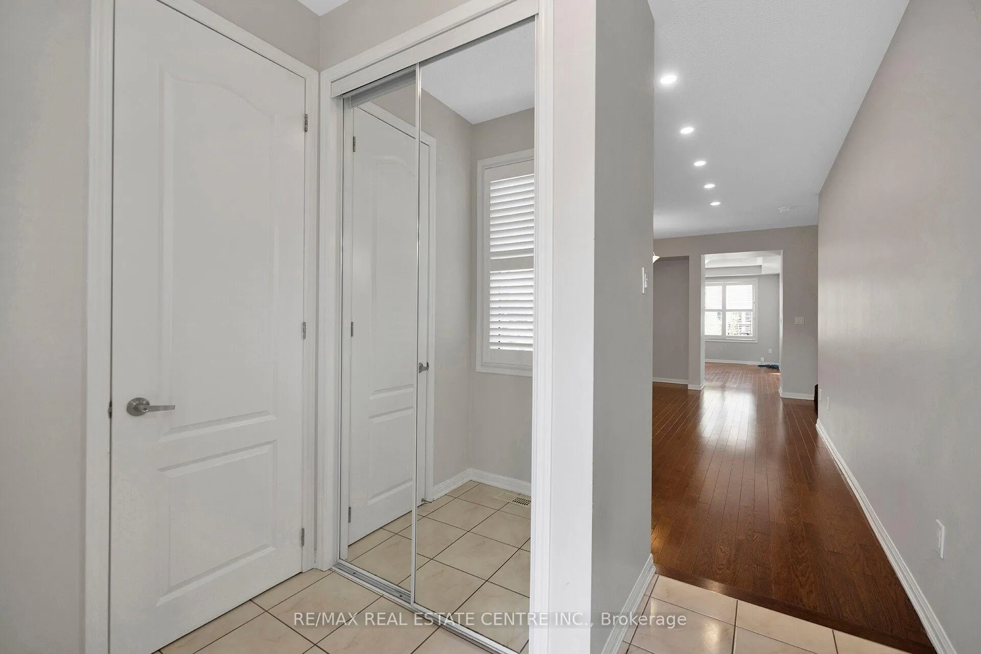 Photo 4 of 232 Drinkwater Road, Brampton, Fletcher's West — HOMEH