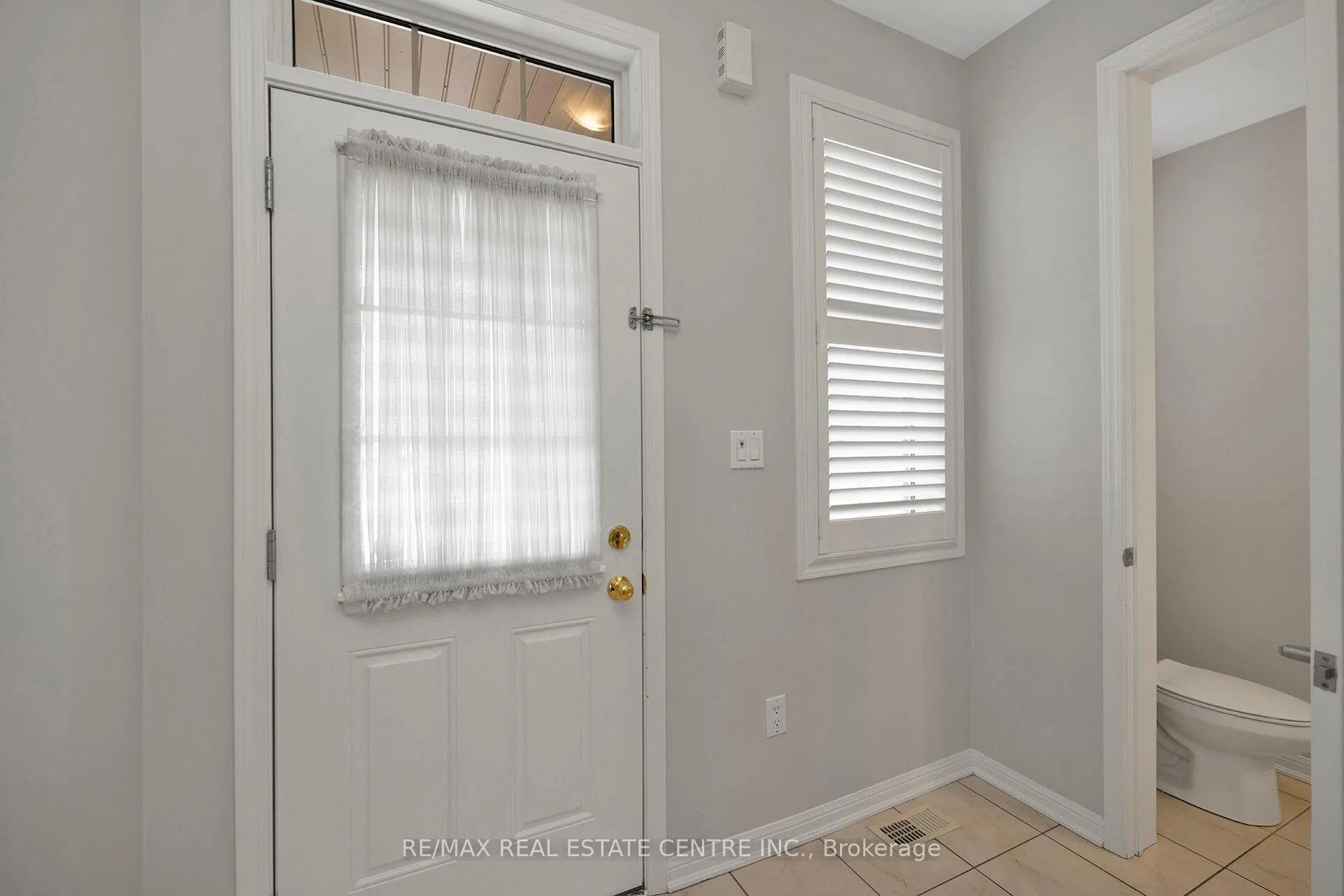 Photo 5 of 232 Drinkwater Road, Brampton, Fletcher's West — HOMEH