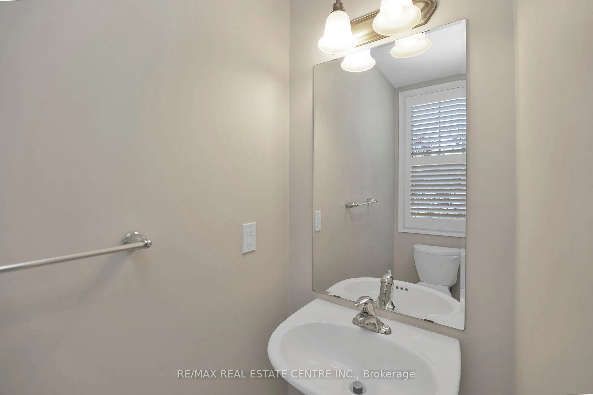 Photo 6 of 232 Drinkwater Road, Brampton, Fletcher's West — HOMEH