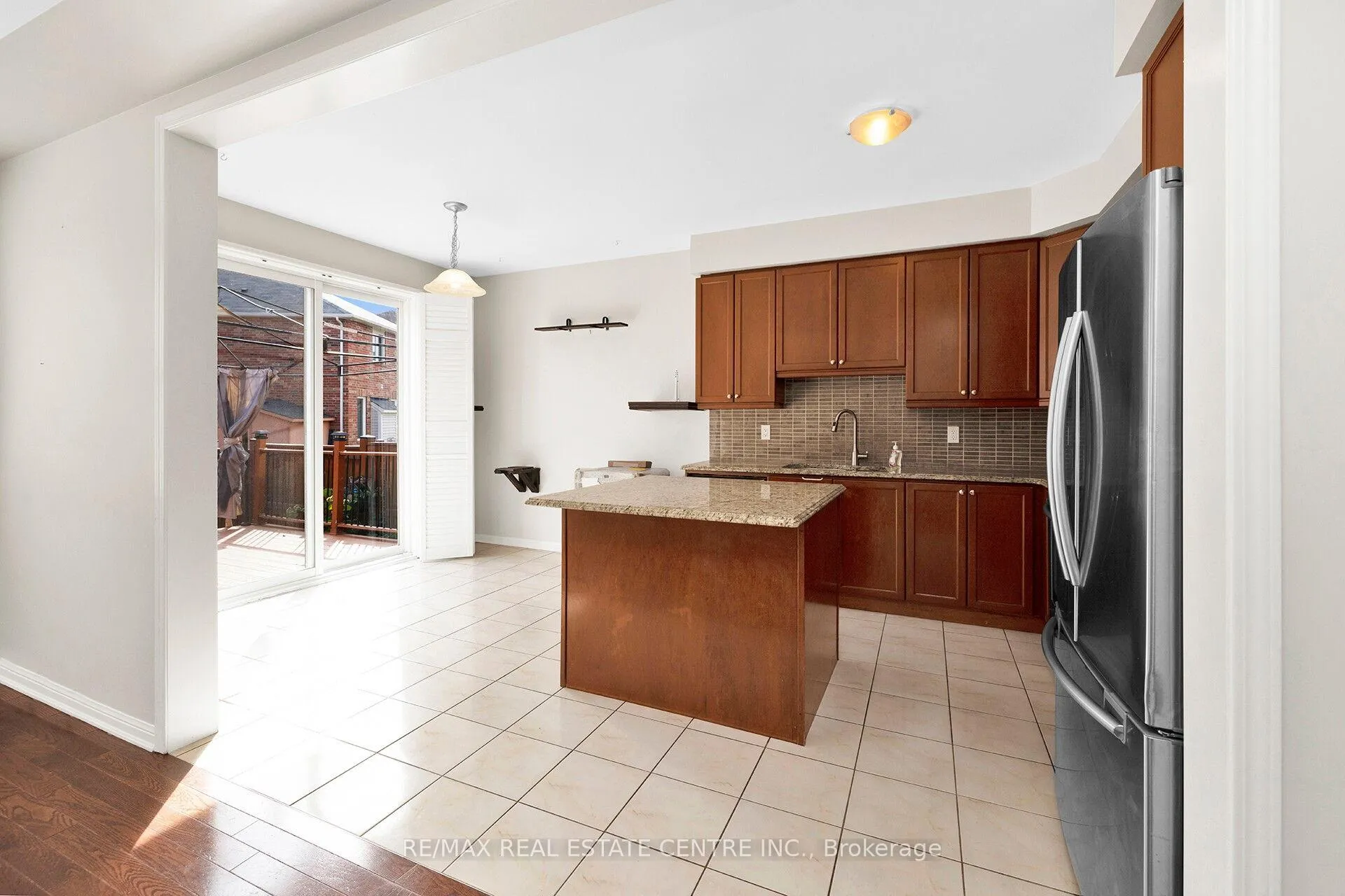 Photo 10 of 232 Drinkwater Road, Brampton, Fletcher's West — HOMEH
