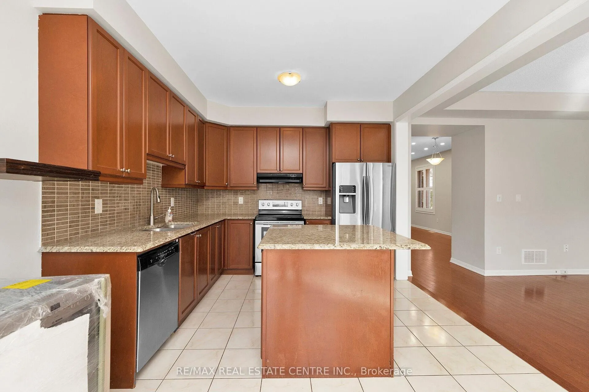 Photo 12 of 232 Drinkwater Road, Brampton, Fletcher's West — HOMEH