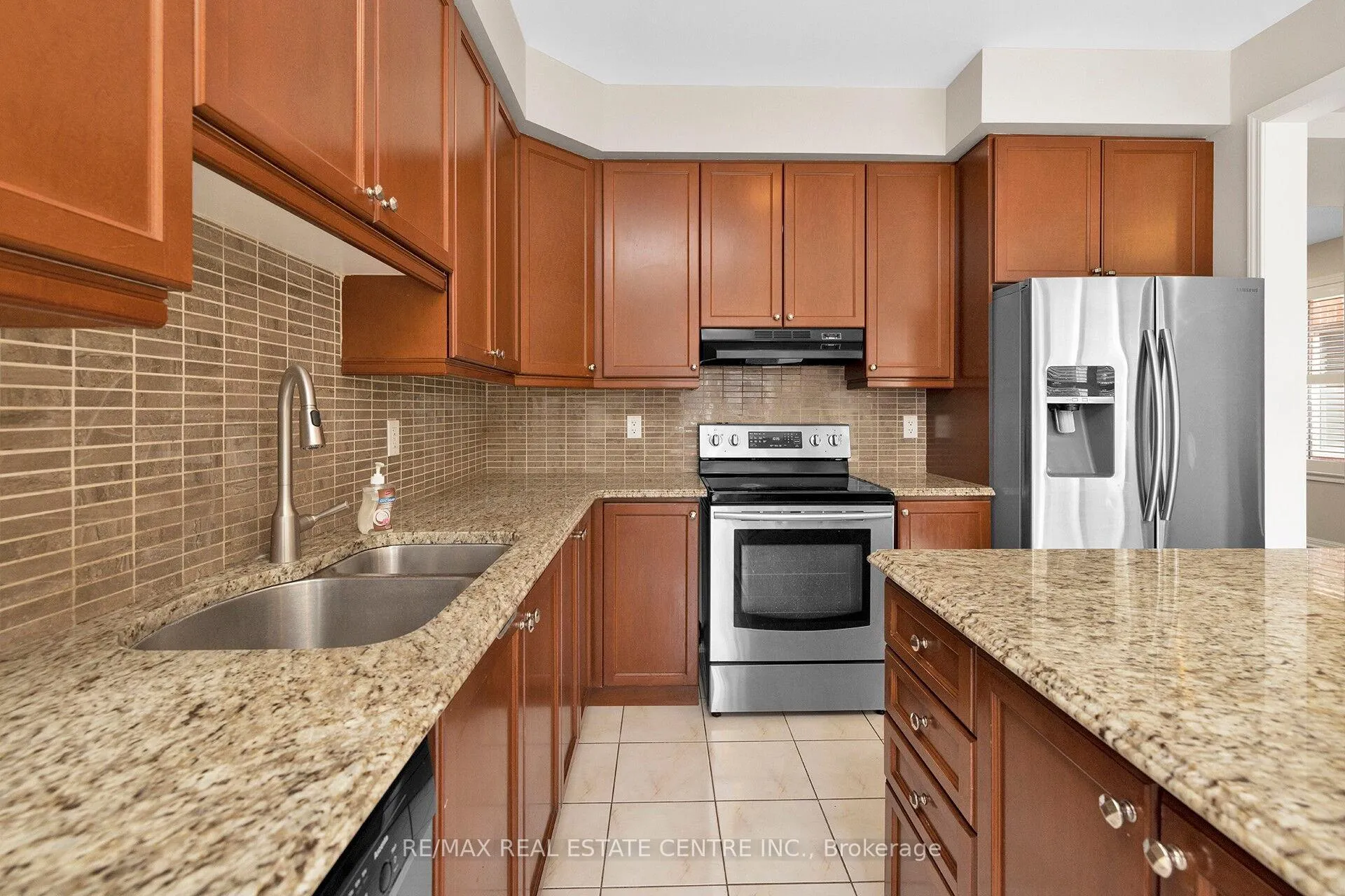 Photo 13 of 232 Drinkwater Road, Brampton, Fletcher's West — HOMEH