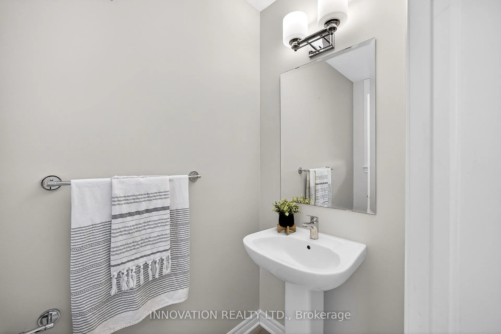 Photo 13 of 321 Kanashtage Terrace, Ottawa, Camelot — HOMEH
