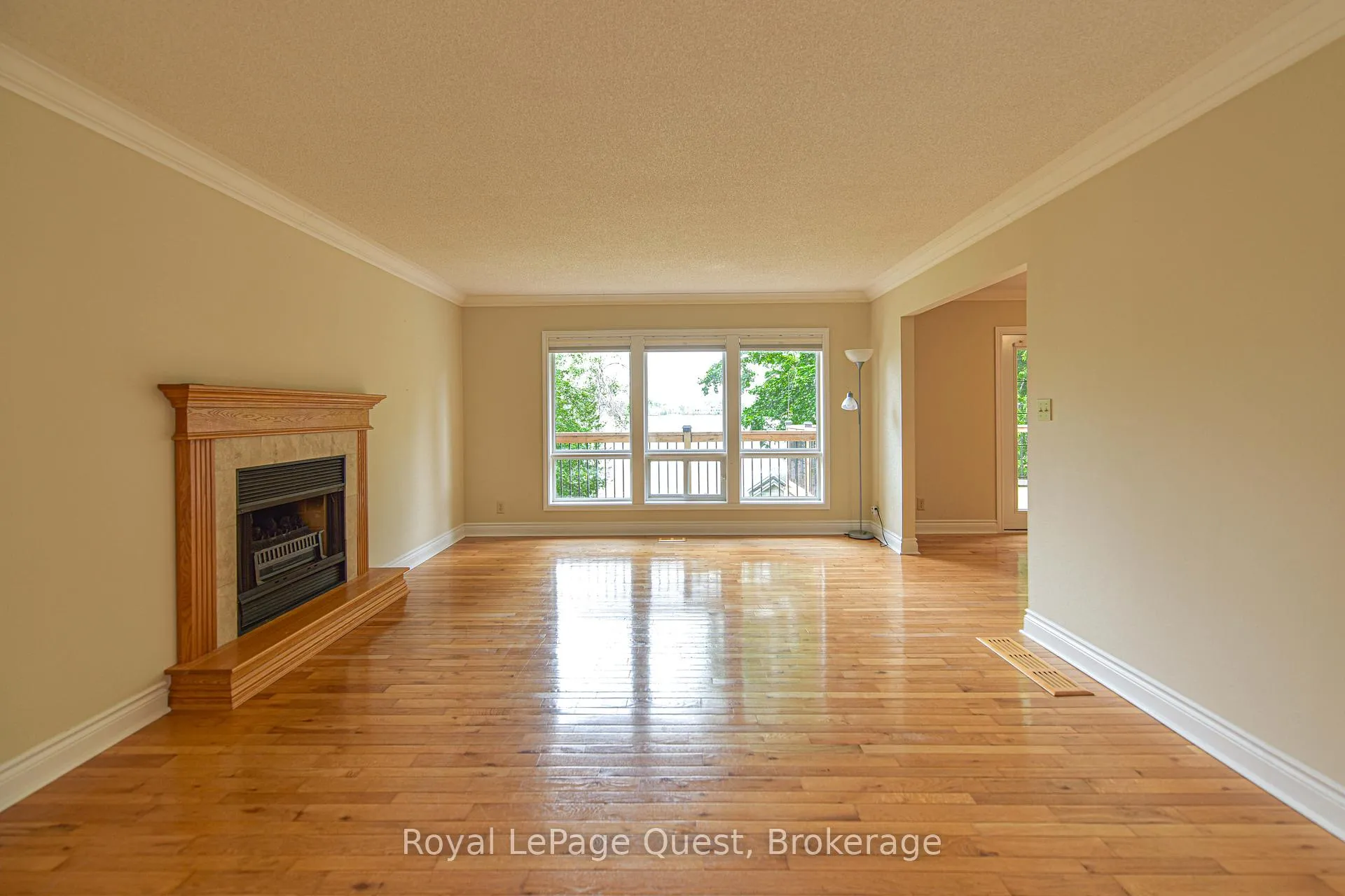Photo 4 of 27 Heyden Avenue, Orillia — HOMEH