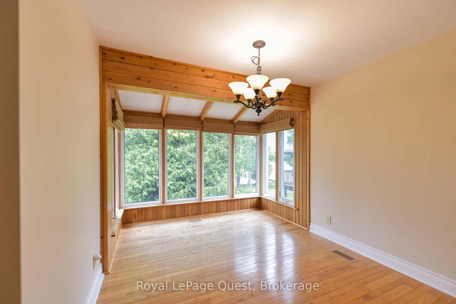 Photo 10 of 27 Heyden Avenue, Orillia — HOMEH