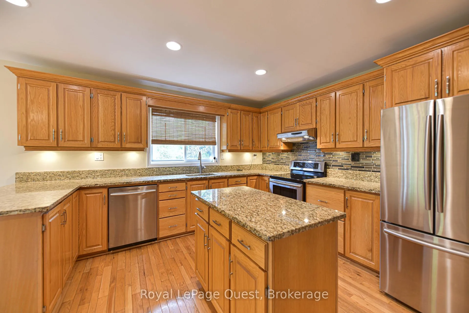 Photo 12 of 27 Heyden Avenue, Orillia — HOMEH