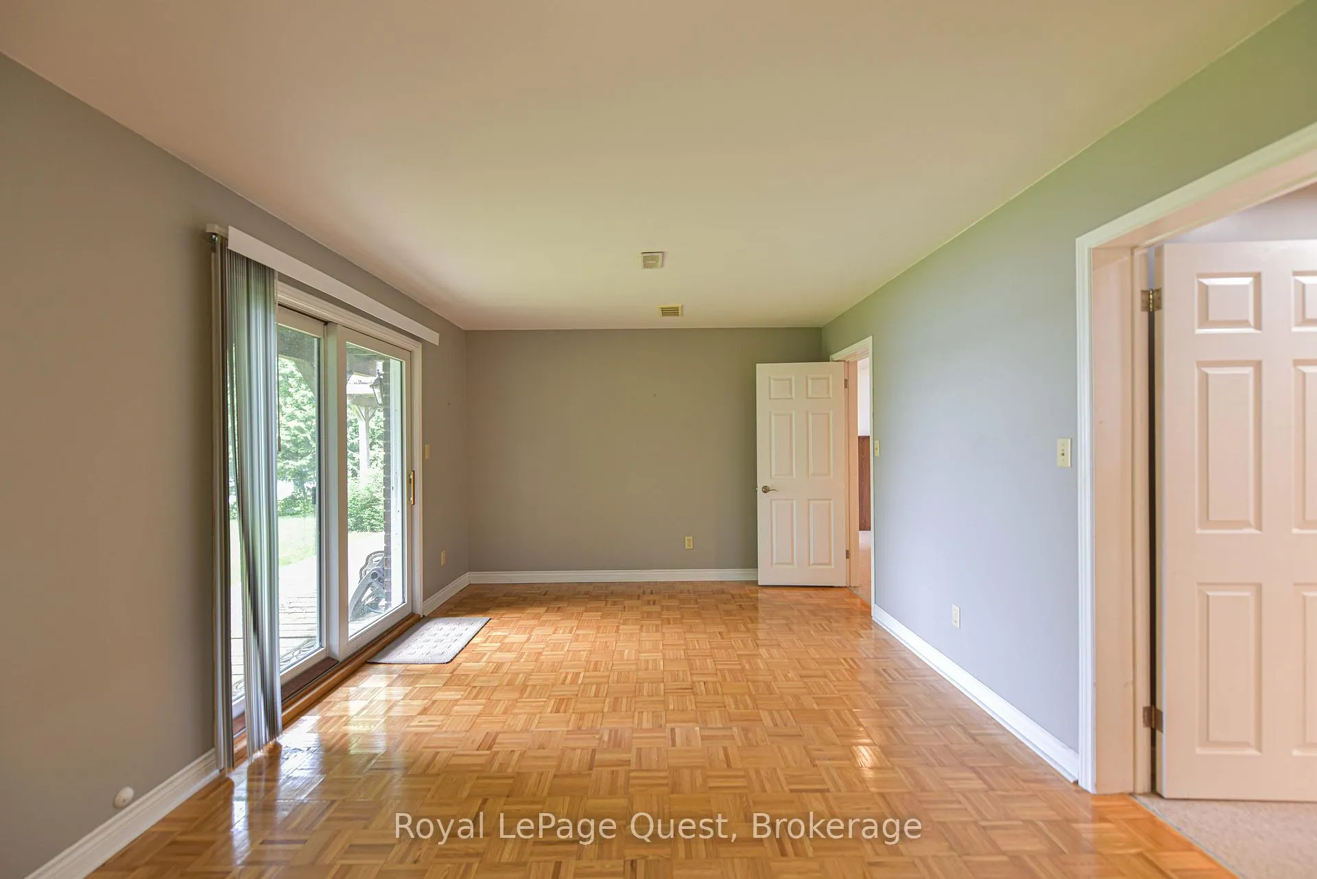 Photo 30 of 27 Heyden Avenue, Orillia — HOMEH