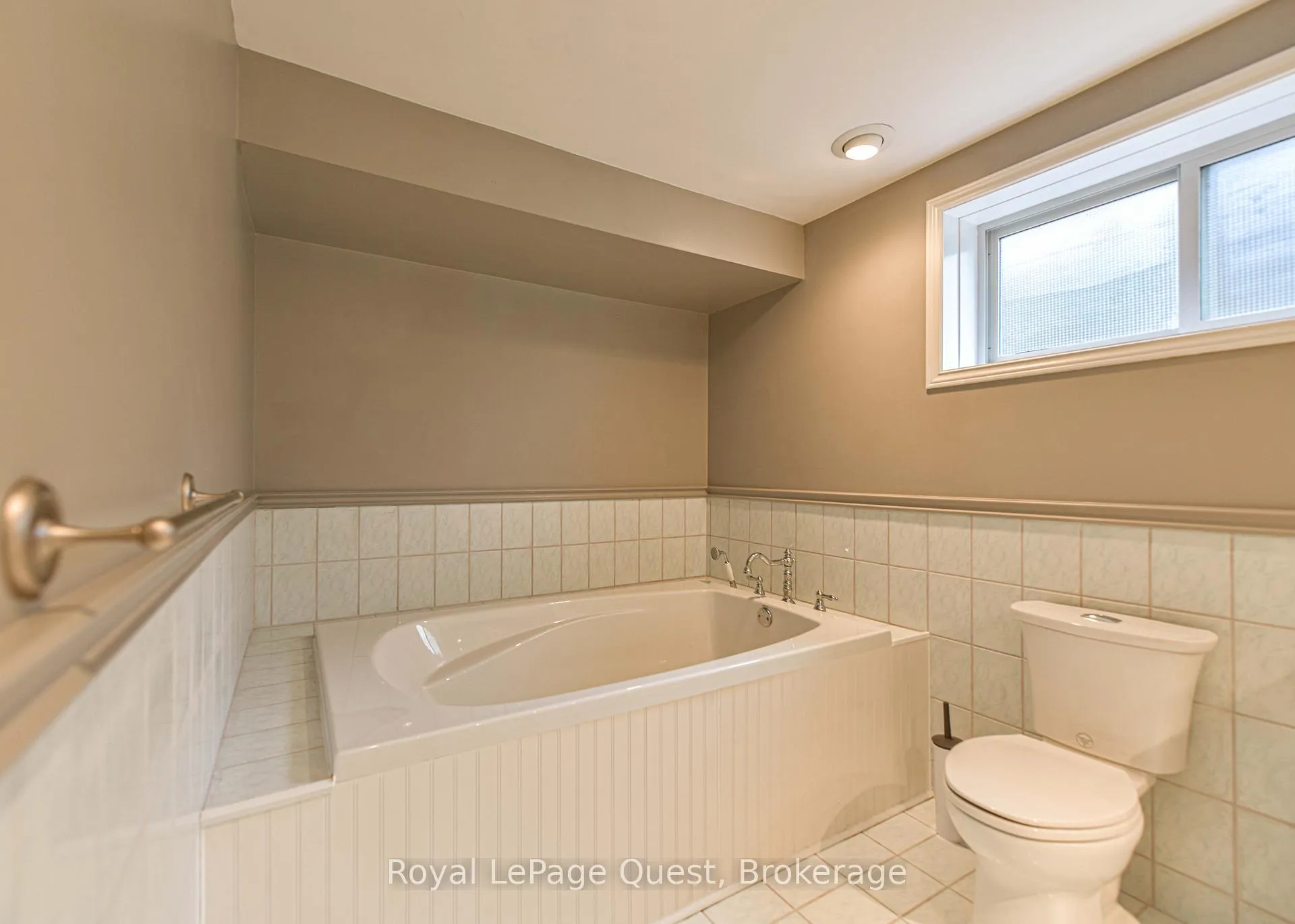 Photo 32 of 27 Heyden Avenue, Orillia — HOMEH