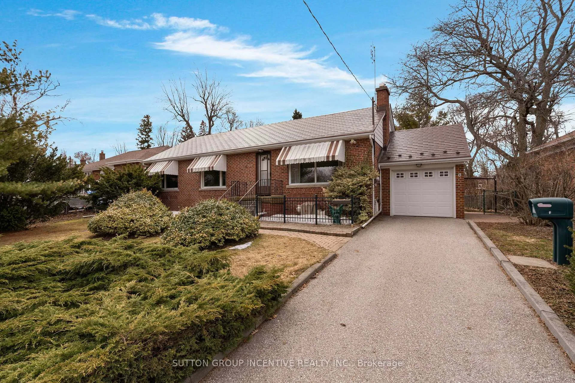 Photo 5 of 6 Kingsmere Crescent, Scarborough, Scarborough Village — HOMEH