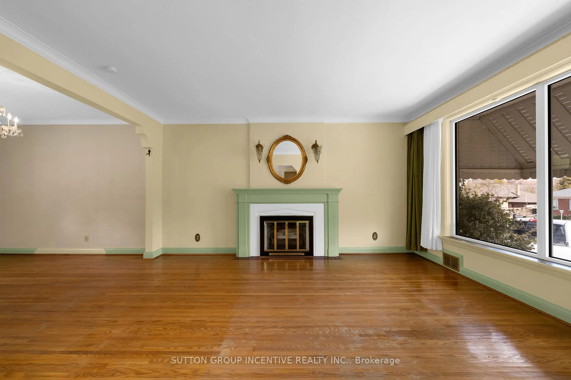 Photo 8 of 6 Kingsmere Crescent, Scarborough, Scarborough Village — HOMEH
